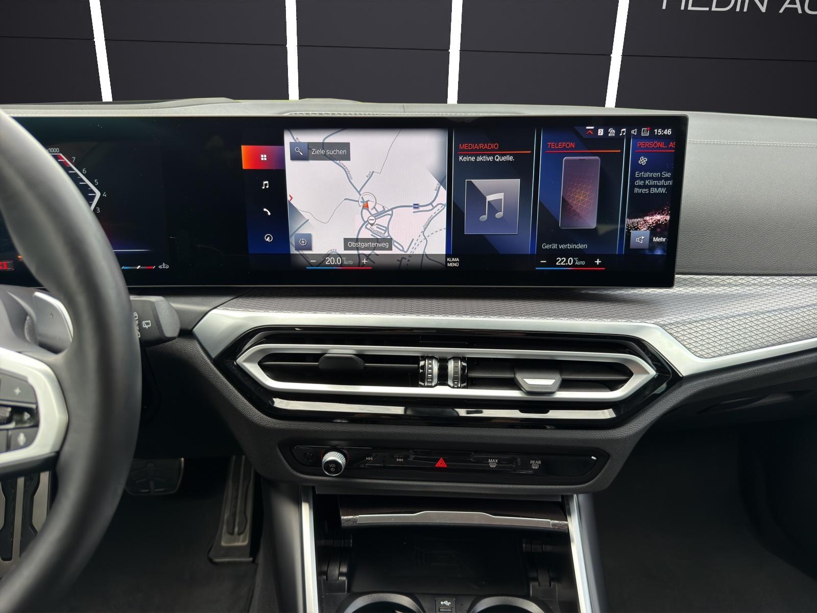 BMW M340i xDrive Touring-image-12