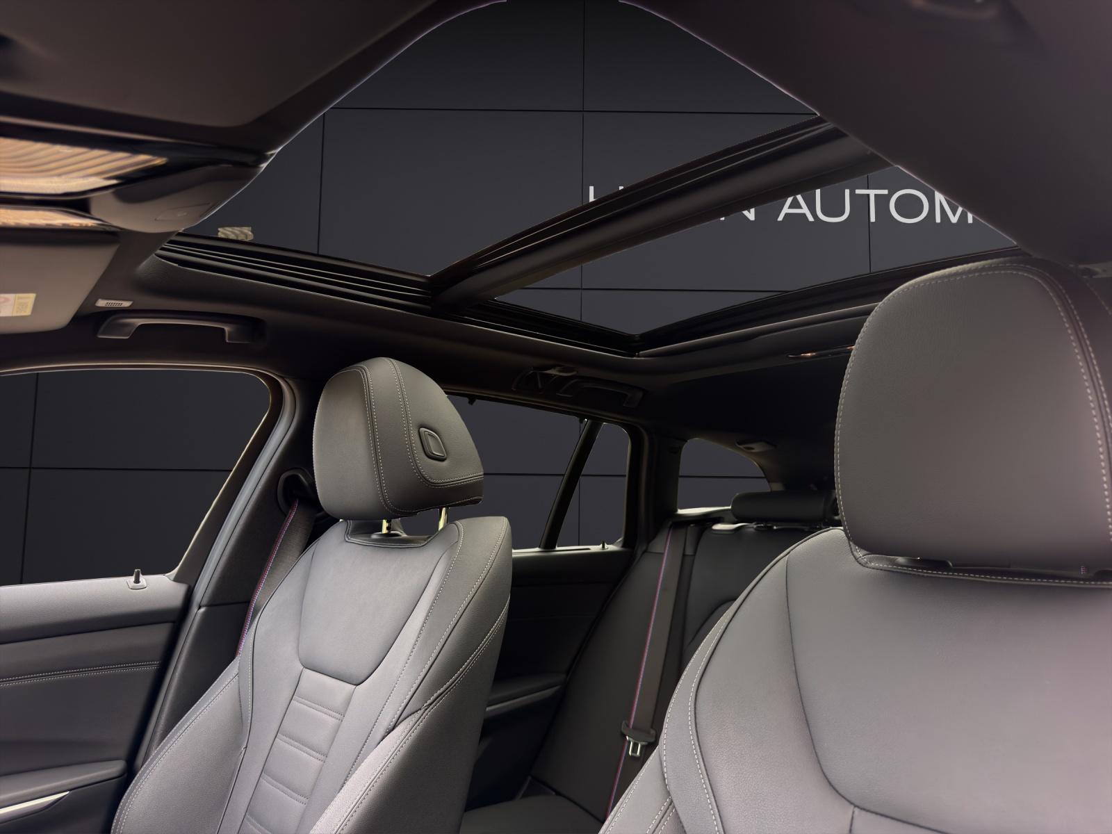 BMW M340i xDrive Touring-image-14