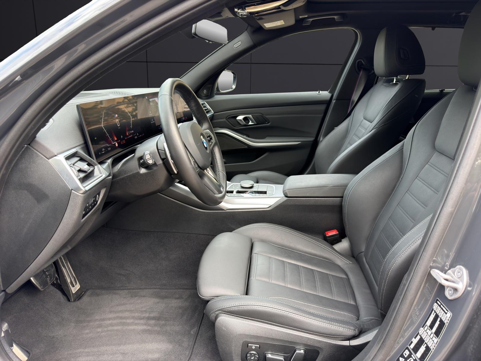 BMW M340i xDrive Touring-showroom-element-1