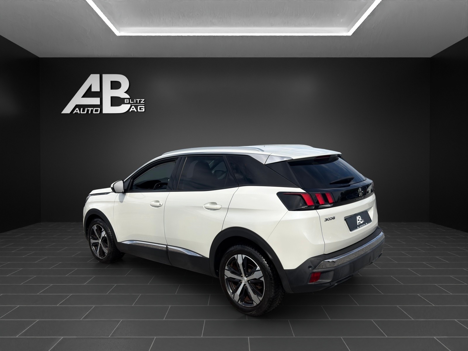 PEUGEOT 3008 1.2 PureTech Allure EAT-showroom-element-2