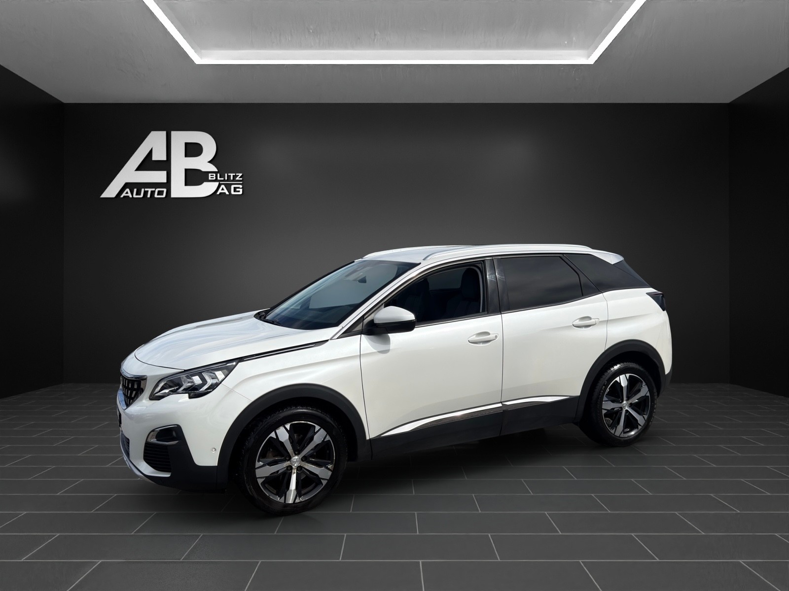 PEUGEOT 3008 1.2 PureTech Allure EAT-showroom-element-1