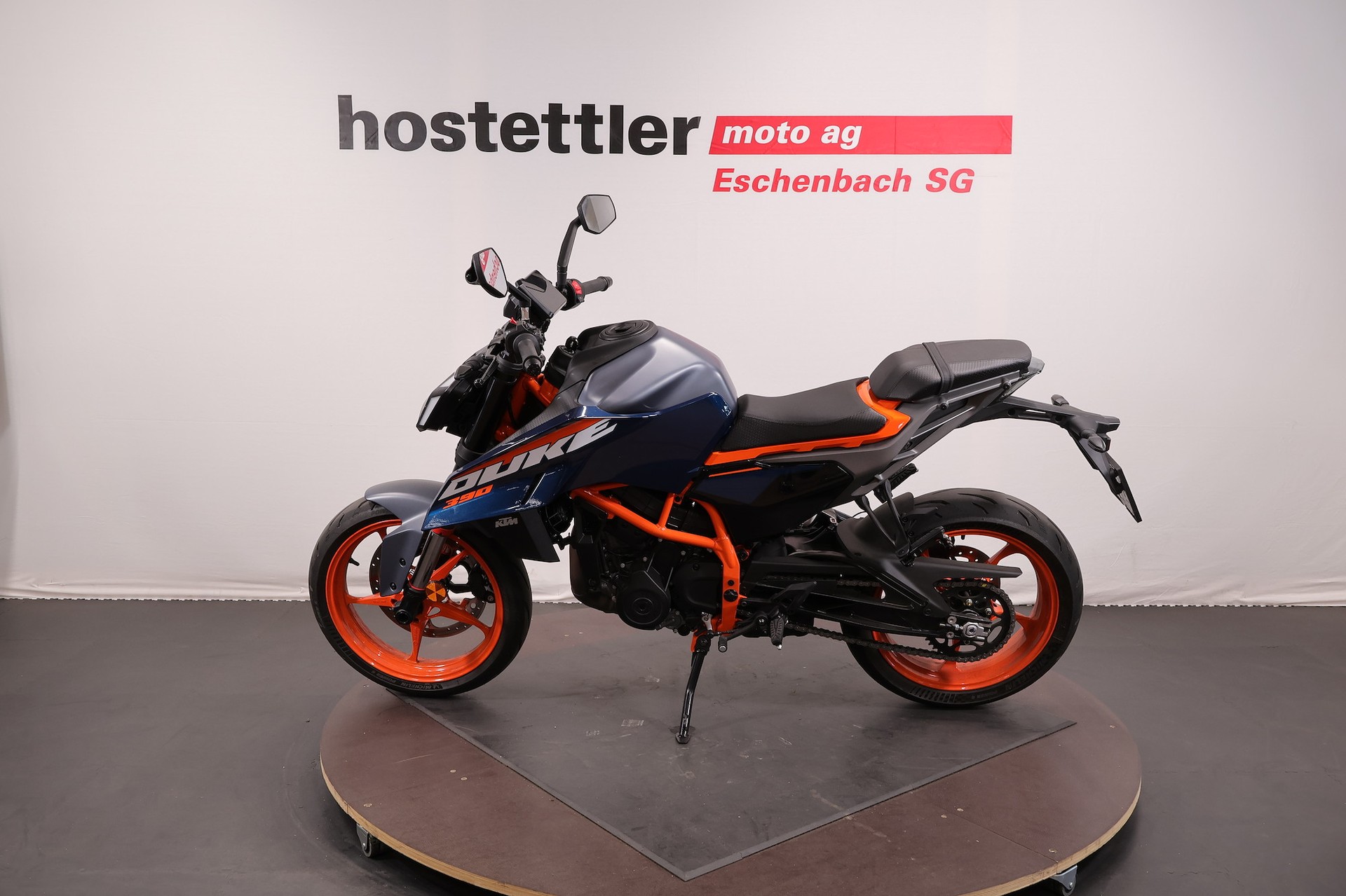 KTM 390 Duke-showroom-element-3