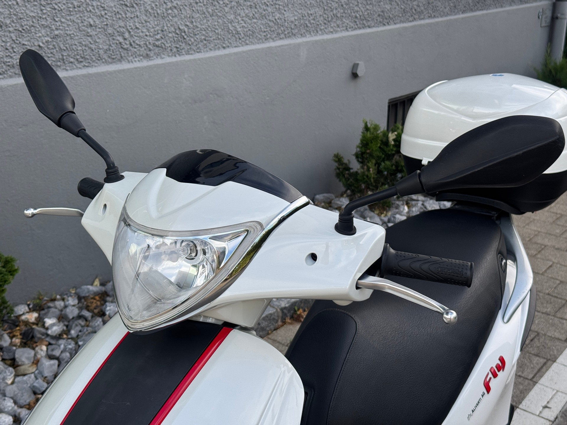 PIAGGIO Fly 125 i.e. 3V-showroom-element-1