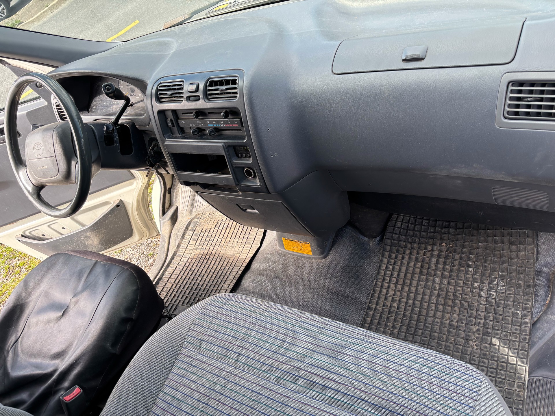TOYOTA Hiace 2.4 Kombi RCH12 ***Prix Fixe***-image-12