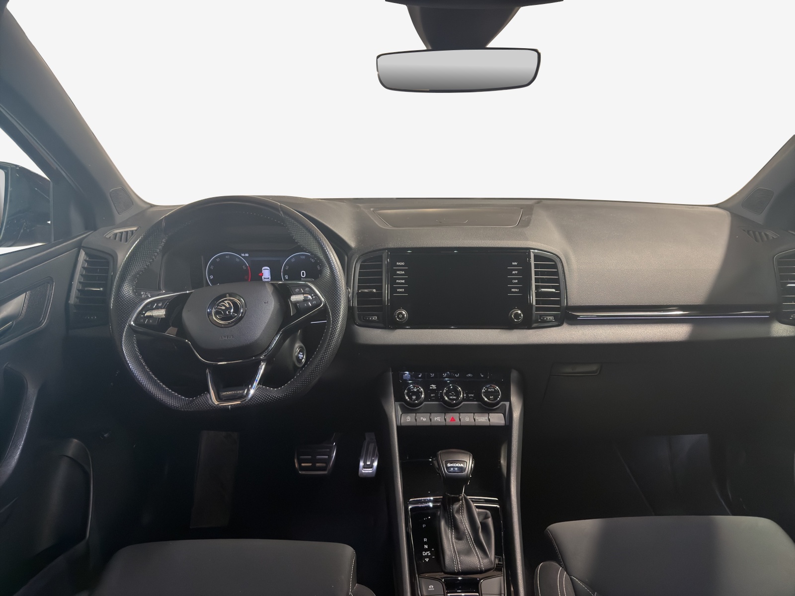 SKODA Karoq 1.5 TSI SportLine DSG-image-8
