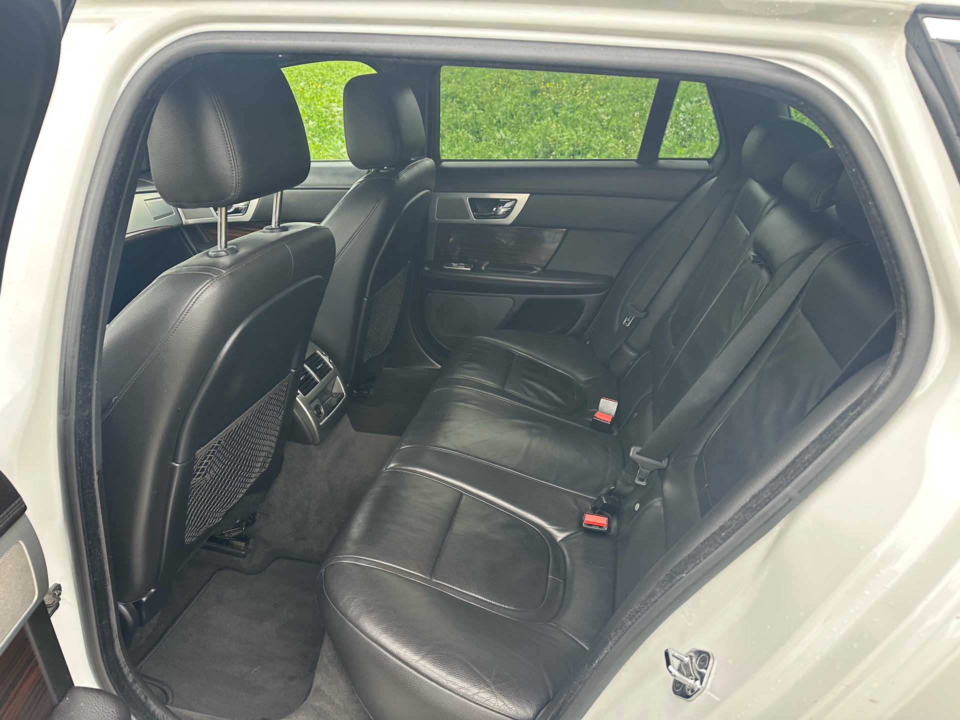 JAGUAR XF Sportbrake 3.0d V6 Luxury-image-14