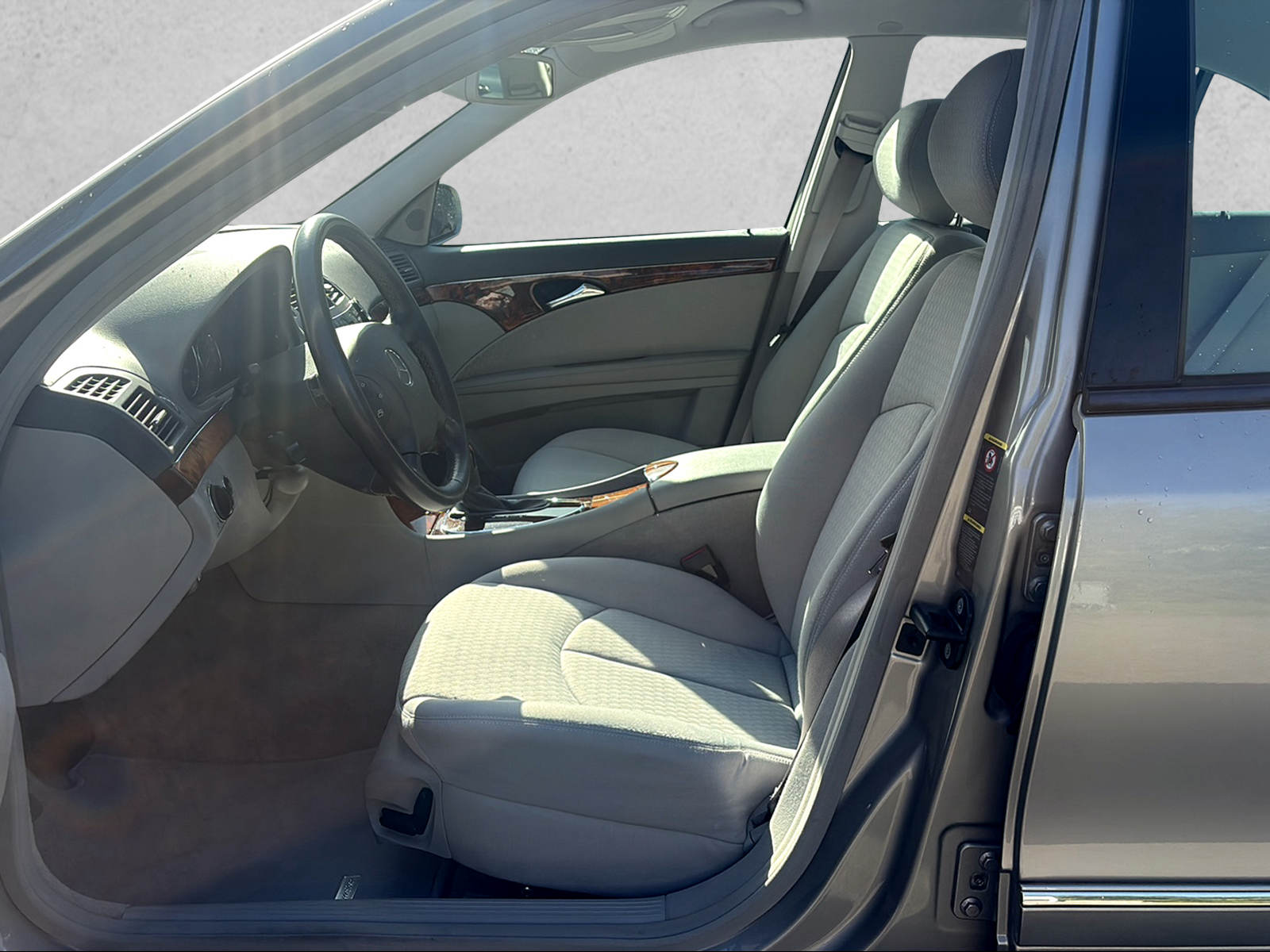MERCEDES-BENZ E 280 Elégance-showroom-element-3