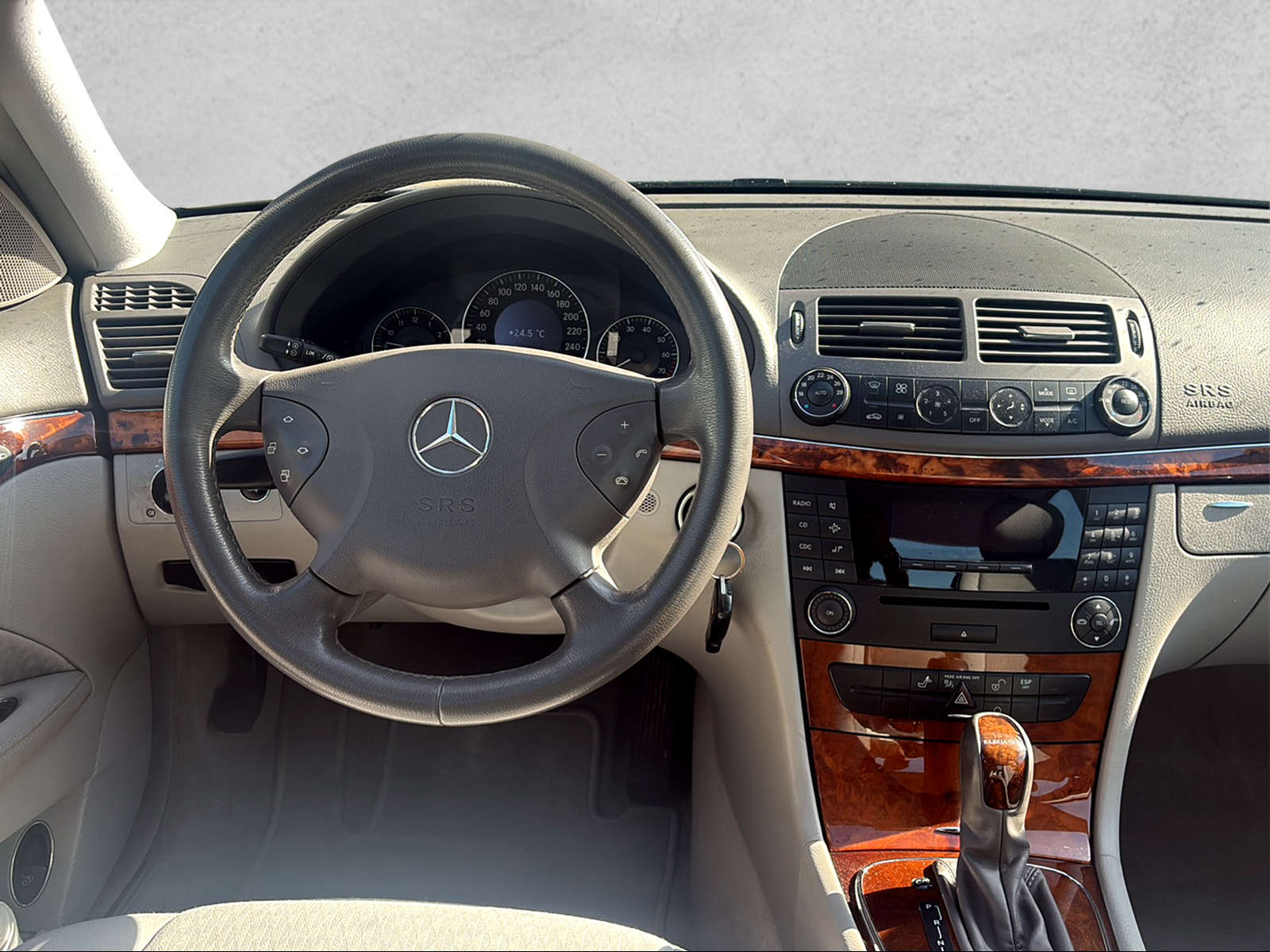 MERCEDES-BENZ E 280 Elégance-image-5