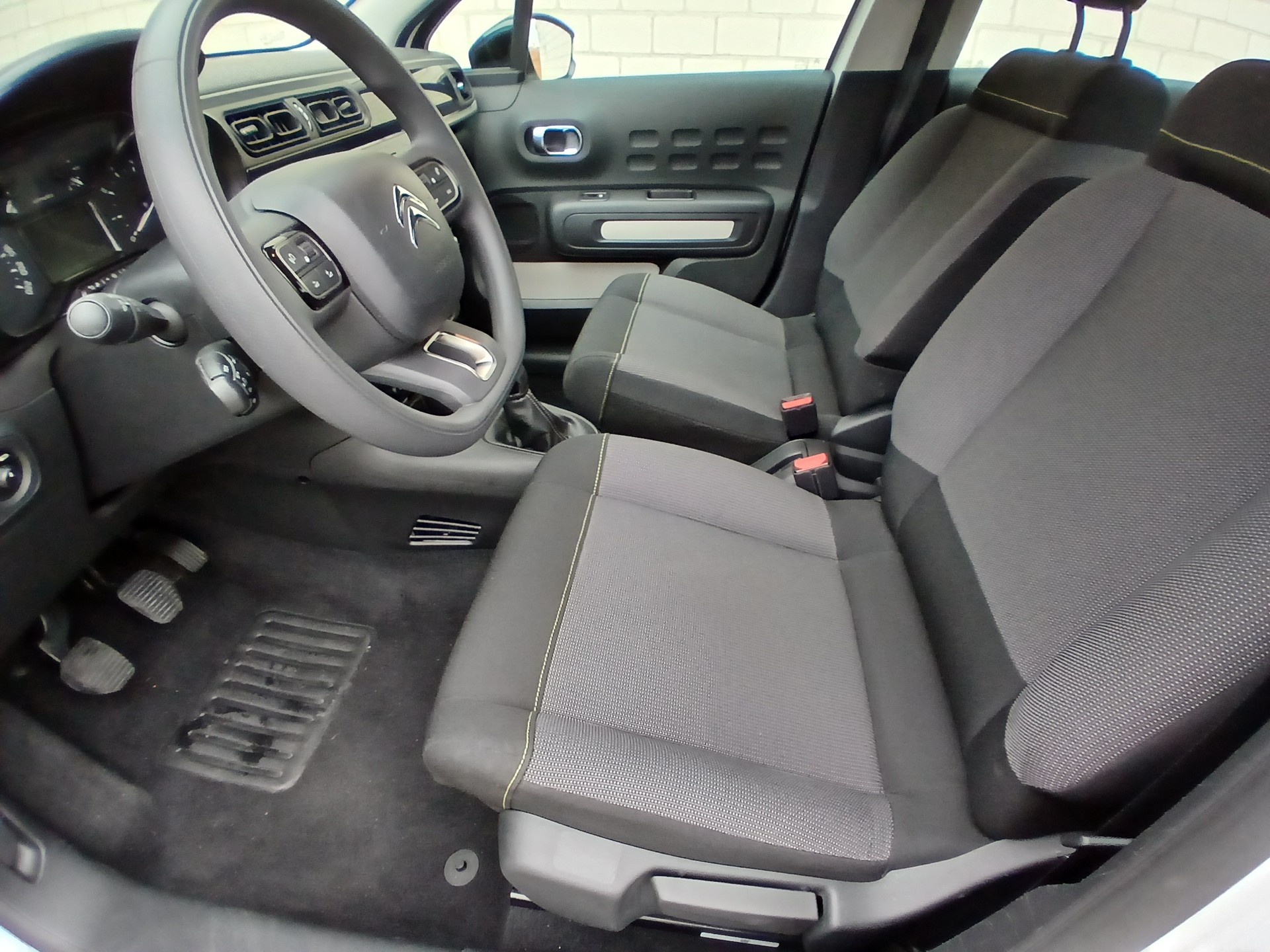 CITROEN C3 1.2i PureTech Feel-image-9