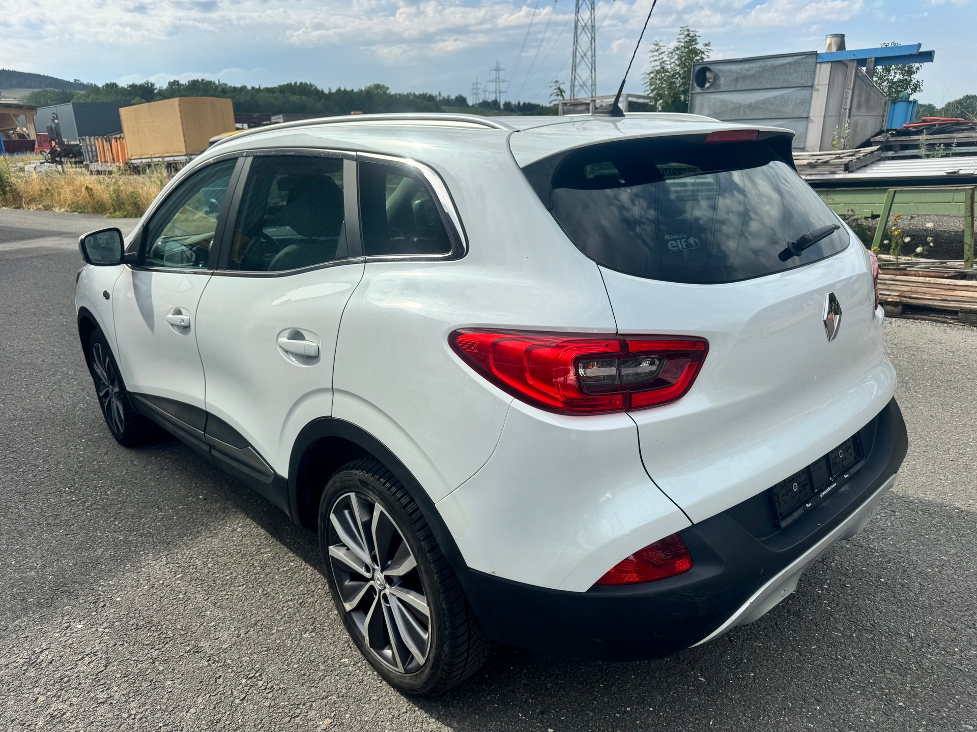 RENAULT Kadjar 1.6 16V Turbo Swiss Edition-image-3