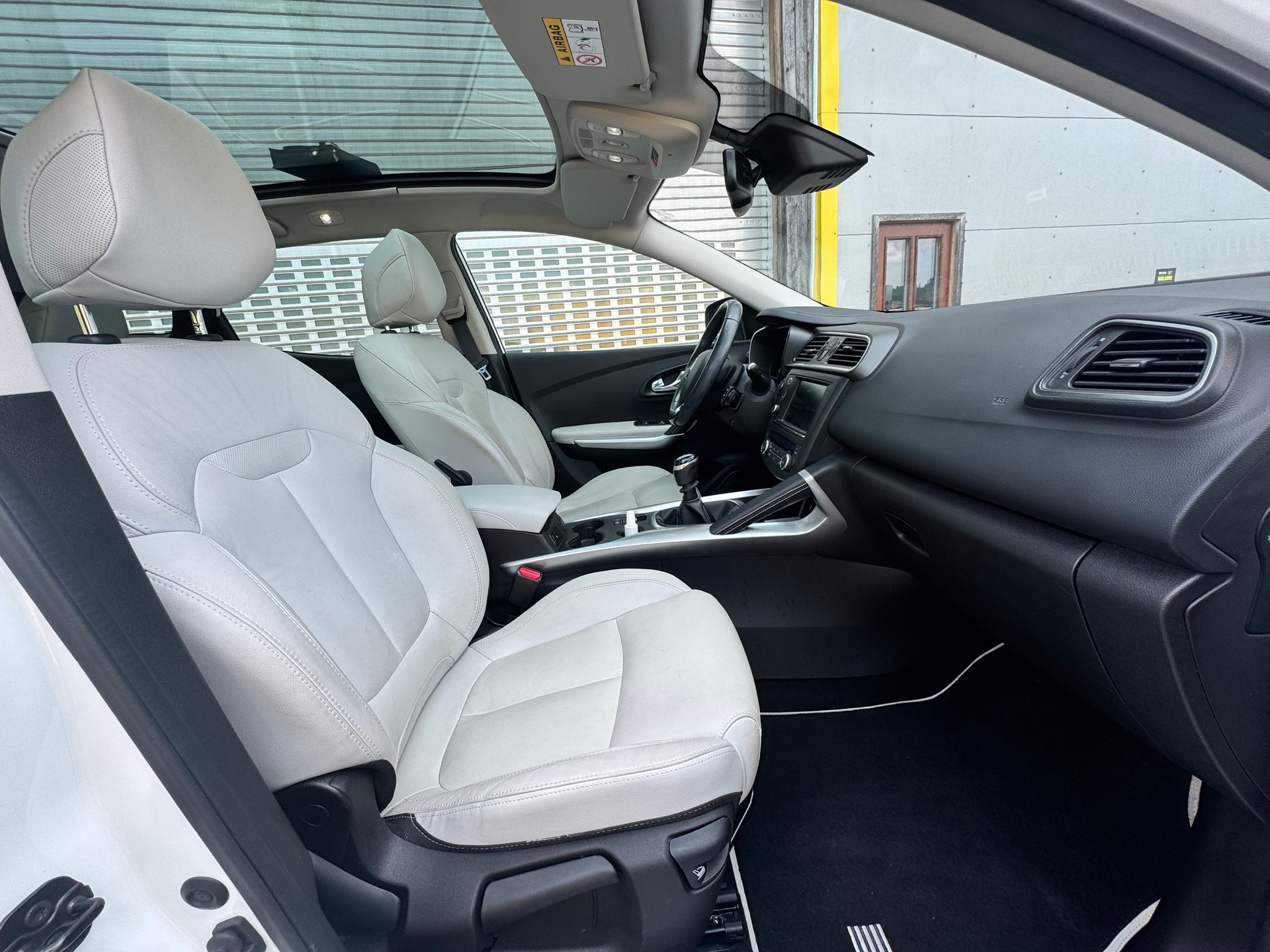RENAULT Kadjar 1.6 16V Turbo Swiss Edition-image-12