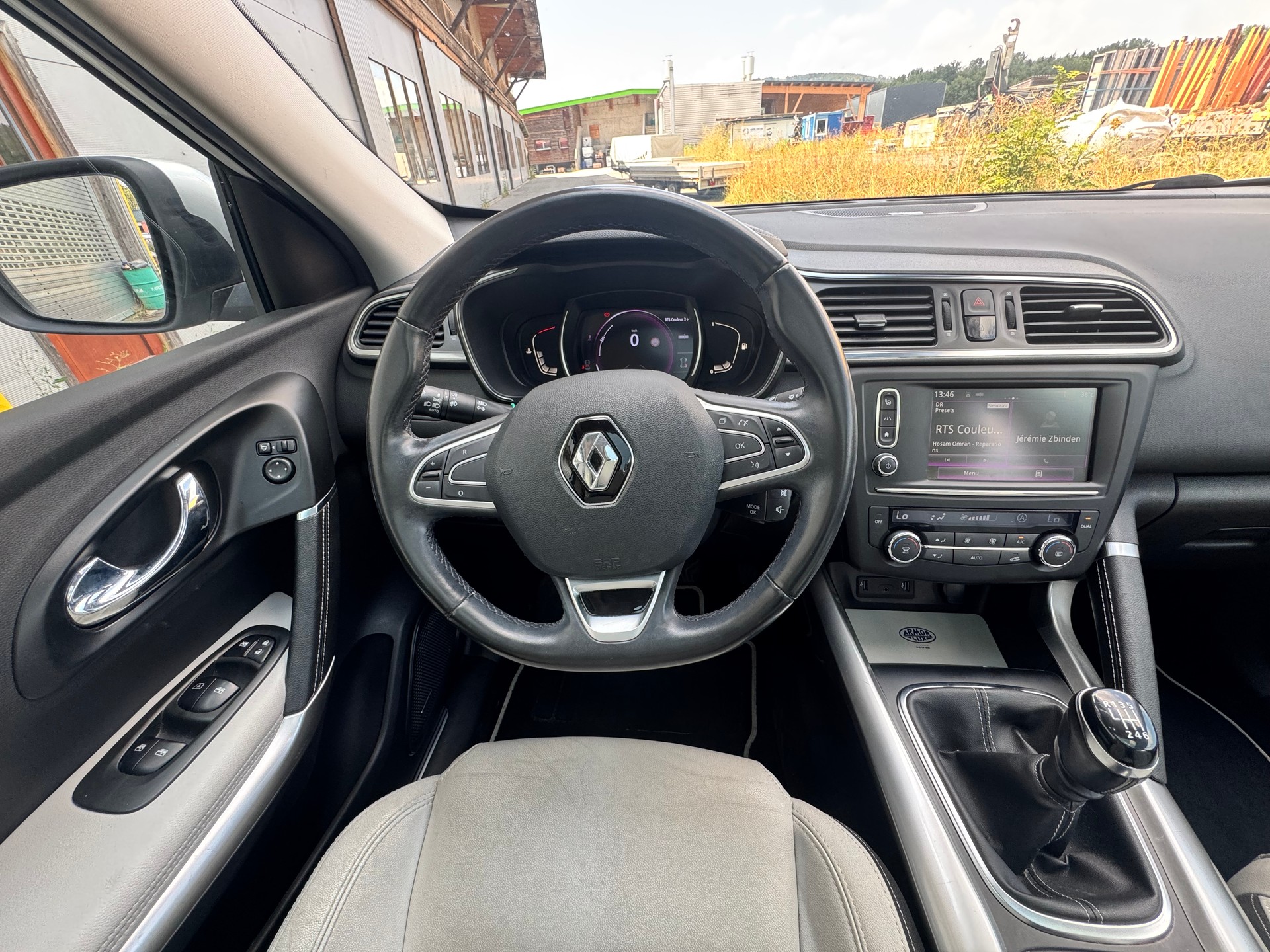 RENAULT Kadjar 1.6 16V Turbo Swiss Edition-image-10