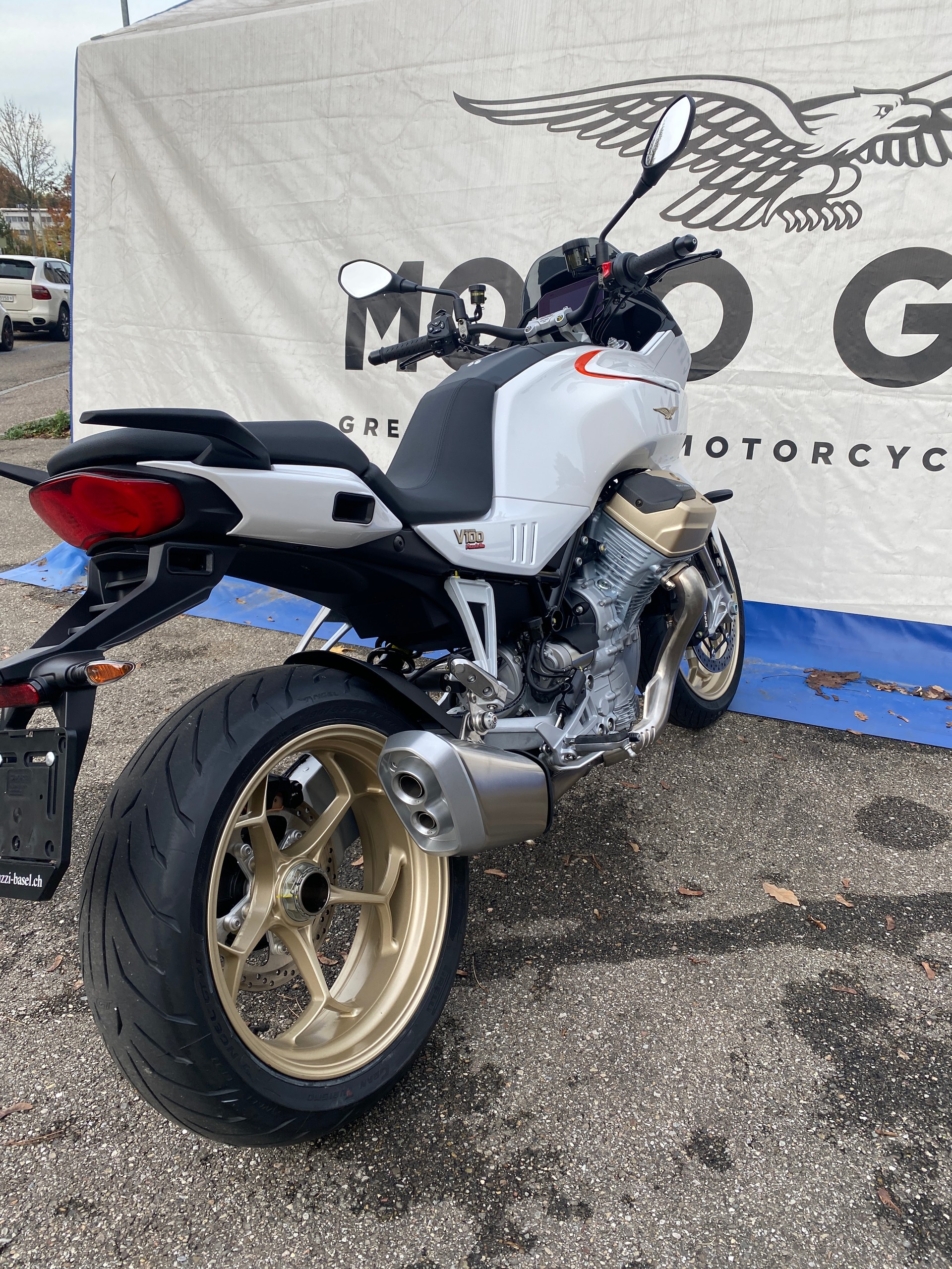 MOTO GUZZI V 100 Mandello-image-12
