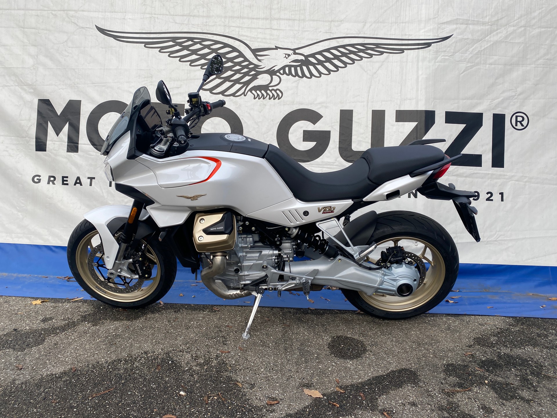 MOTO GUZZI V 100 Mandello-image-8