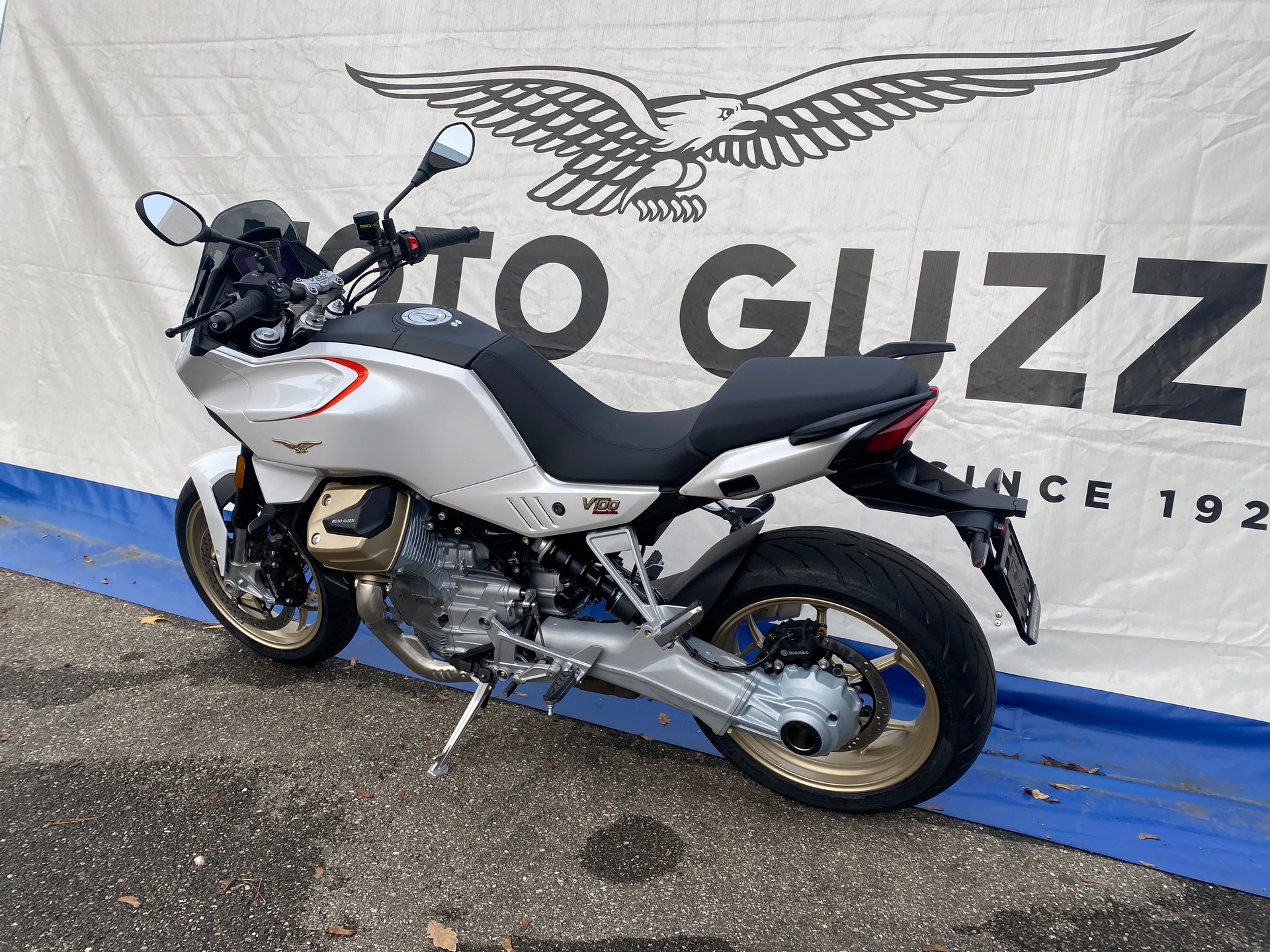 MOTO GUZZI V 100 Mandello-image-9