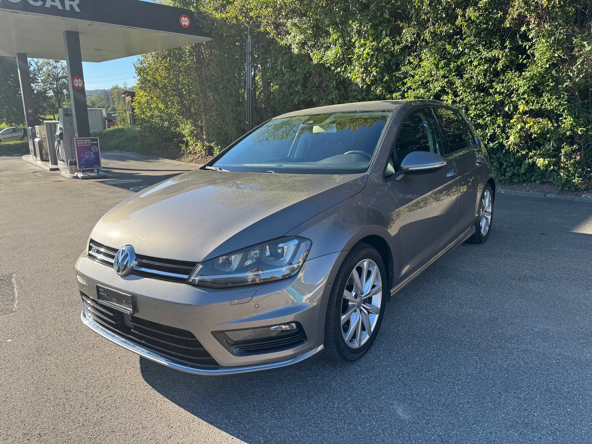 VW Golf 1.4 TSI R-Line Design-image-1