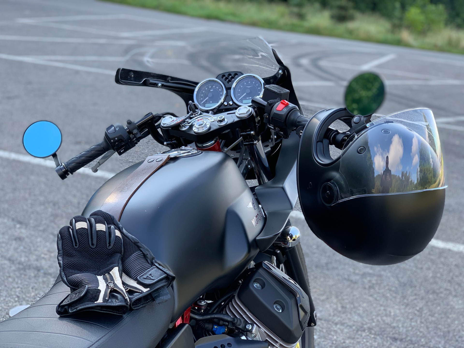 MOTO GUZZI V7 Racer 750-image-1