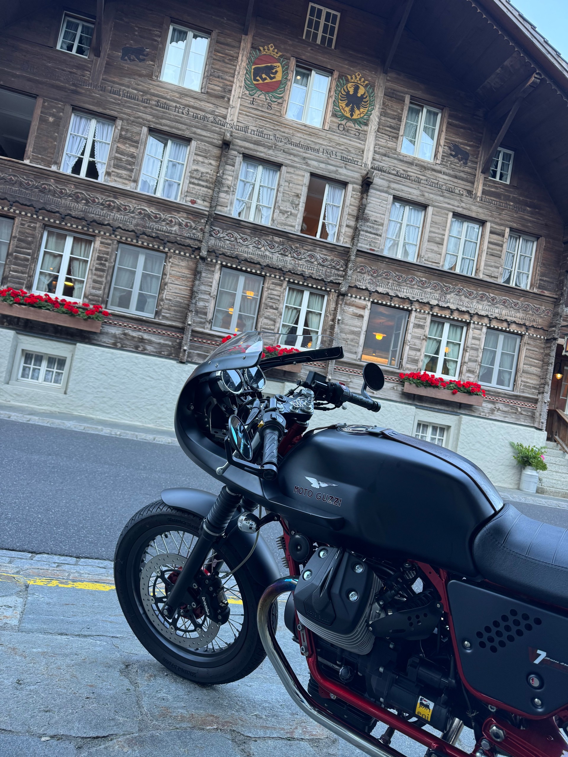MOTO GUZZI V7 Racer 750-image-8