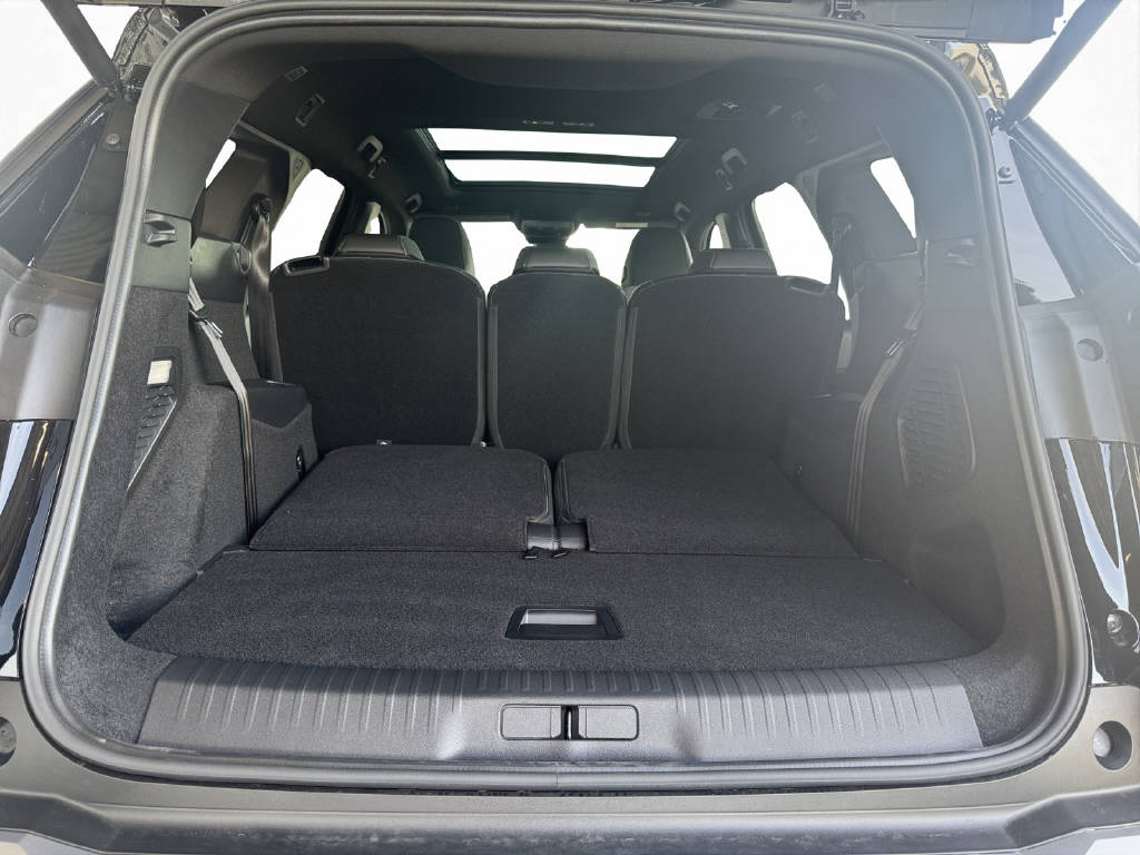 PEUGEOT 5008 1.6 PHEV 225 GT-image-8
