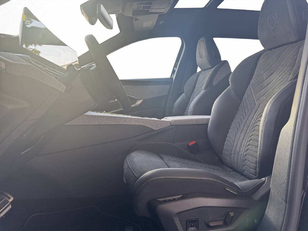PEUGEOT 5008 1.6 PHEV 225 GT-image-10