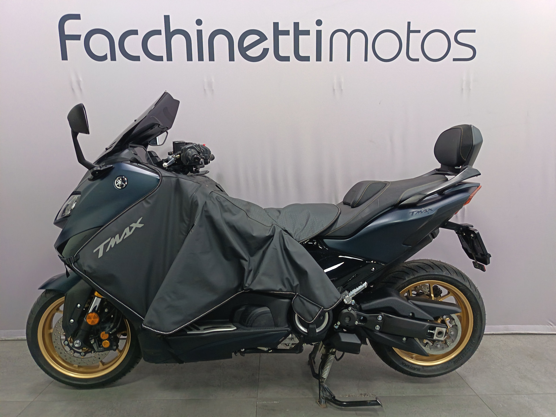 YAMAHA TMax 560 Tech Max-showroom-element-3