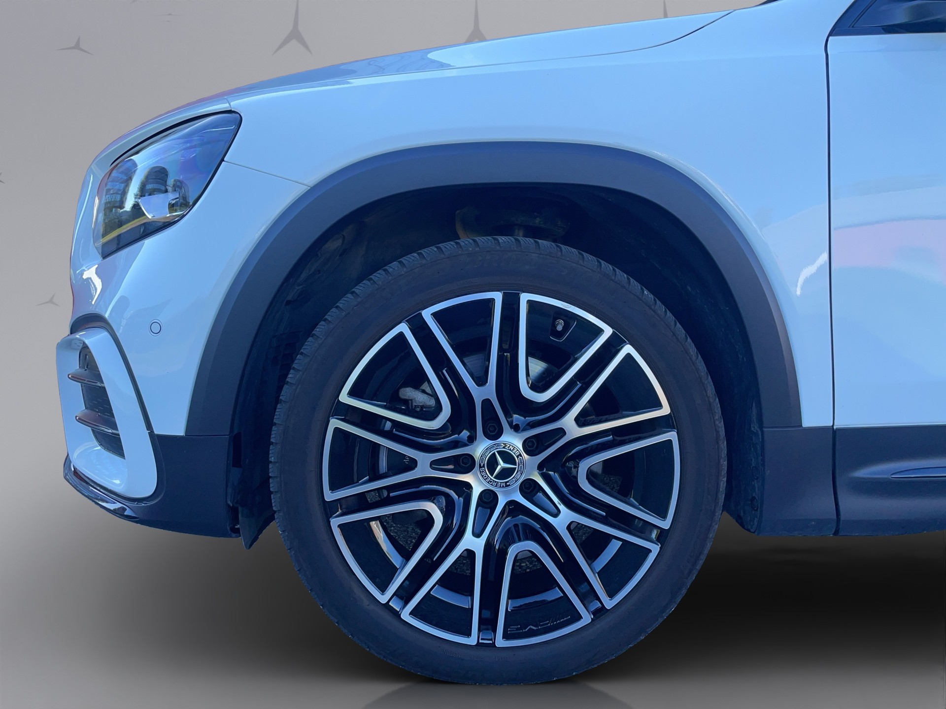 MERCEDES-BENZ GLB 220 AMG Line 4matic-showroom-element-2