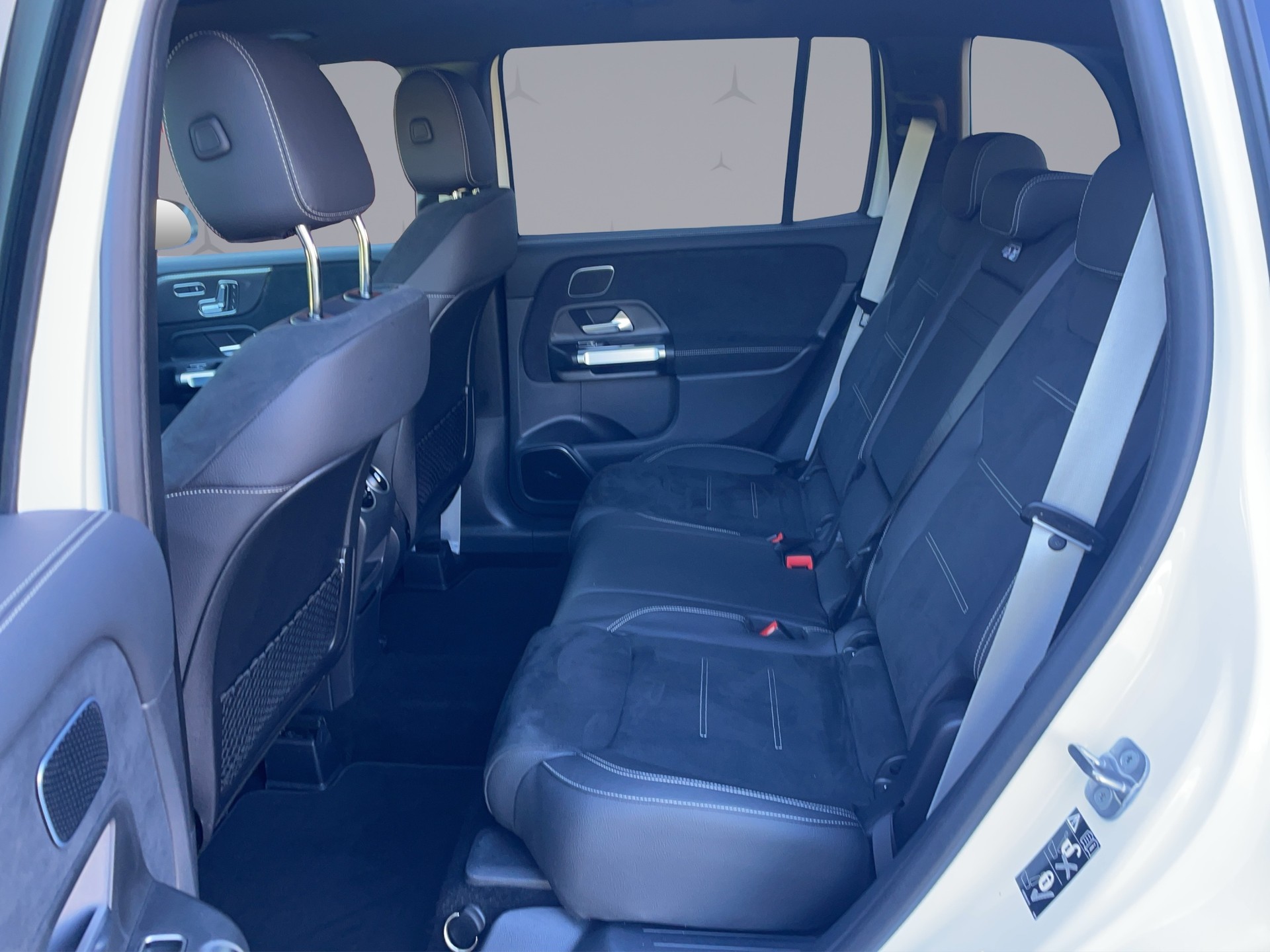 MERCEDES-BENZ GLB 220 AMG Line 4matic-image-10