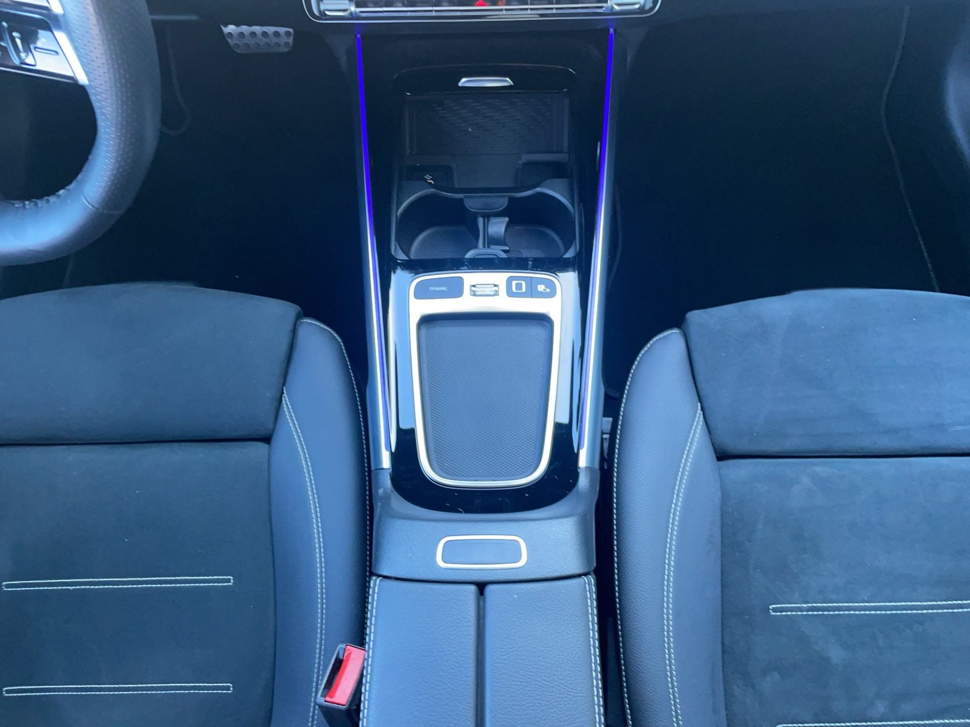 MERCEDES-BENZ GLB 220 AMG Line 4matic-image-14