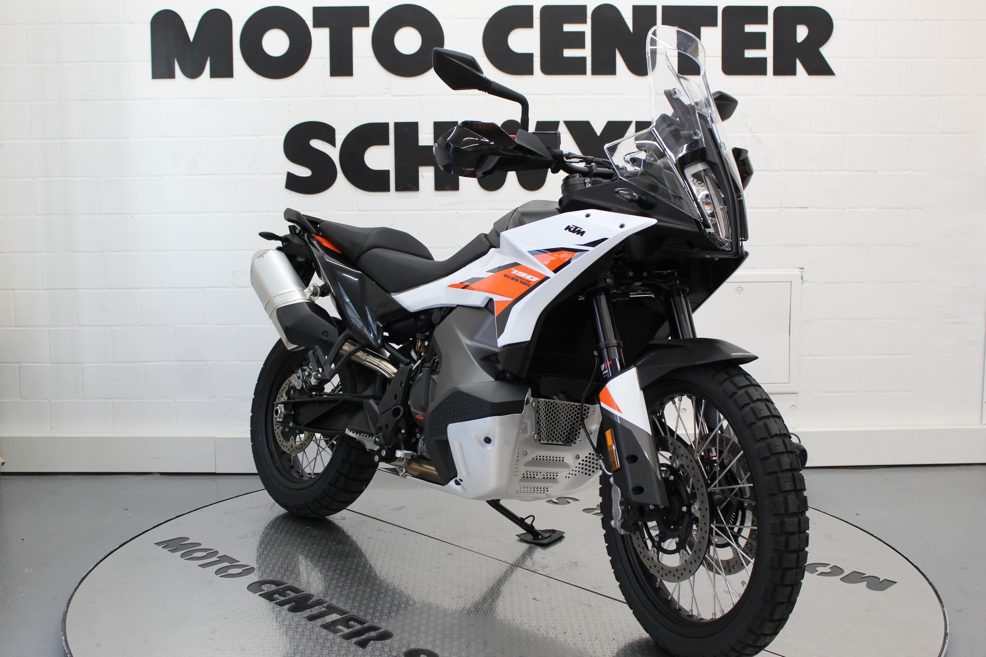 KTM 790 Adventure-image-2