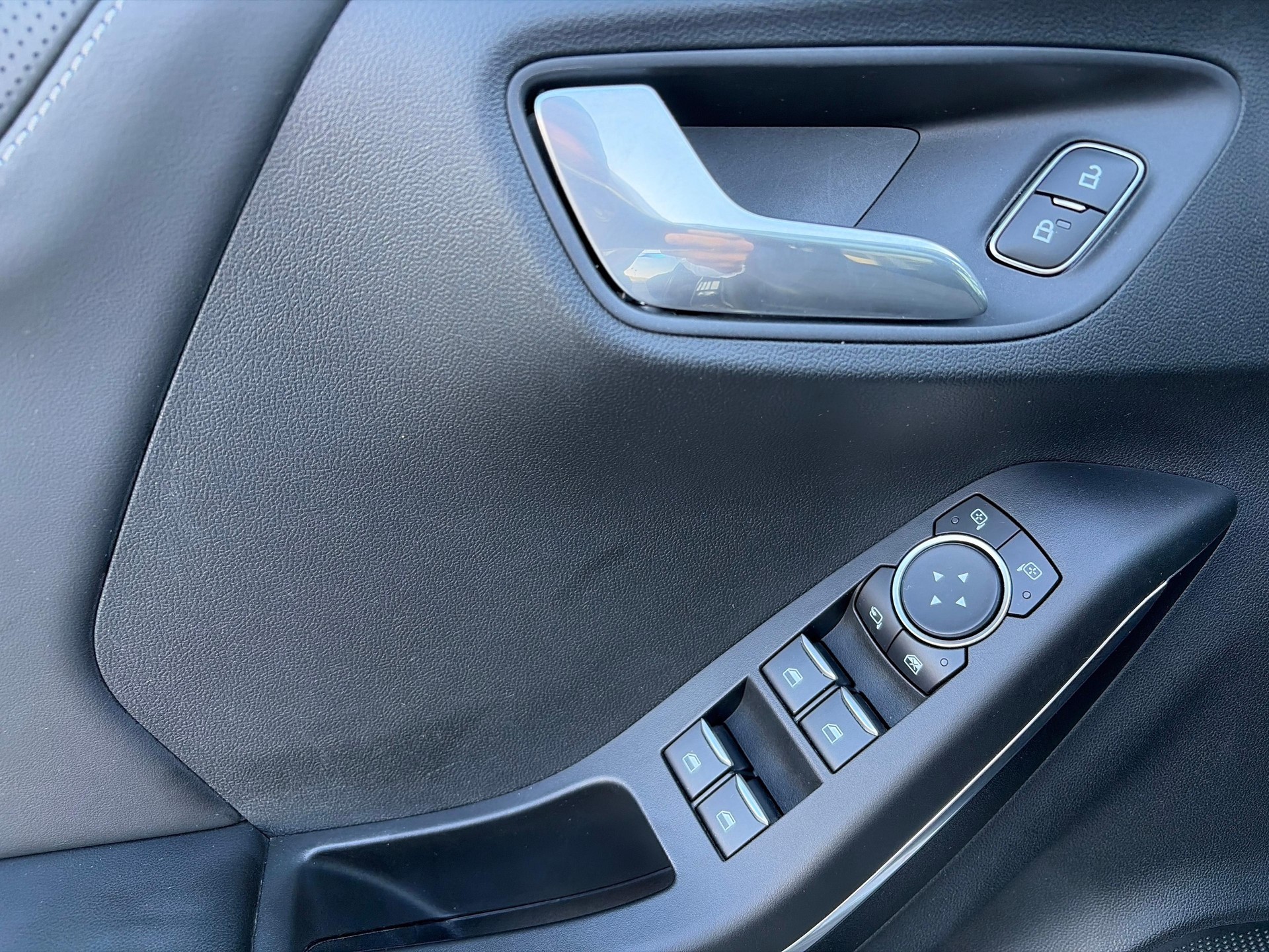 FORD Puma 1.0 EcoB Hybrid 155 ST-Line Vignale-image-14