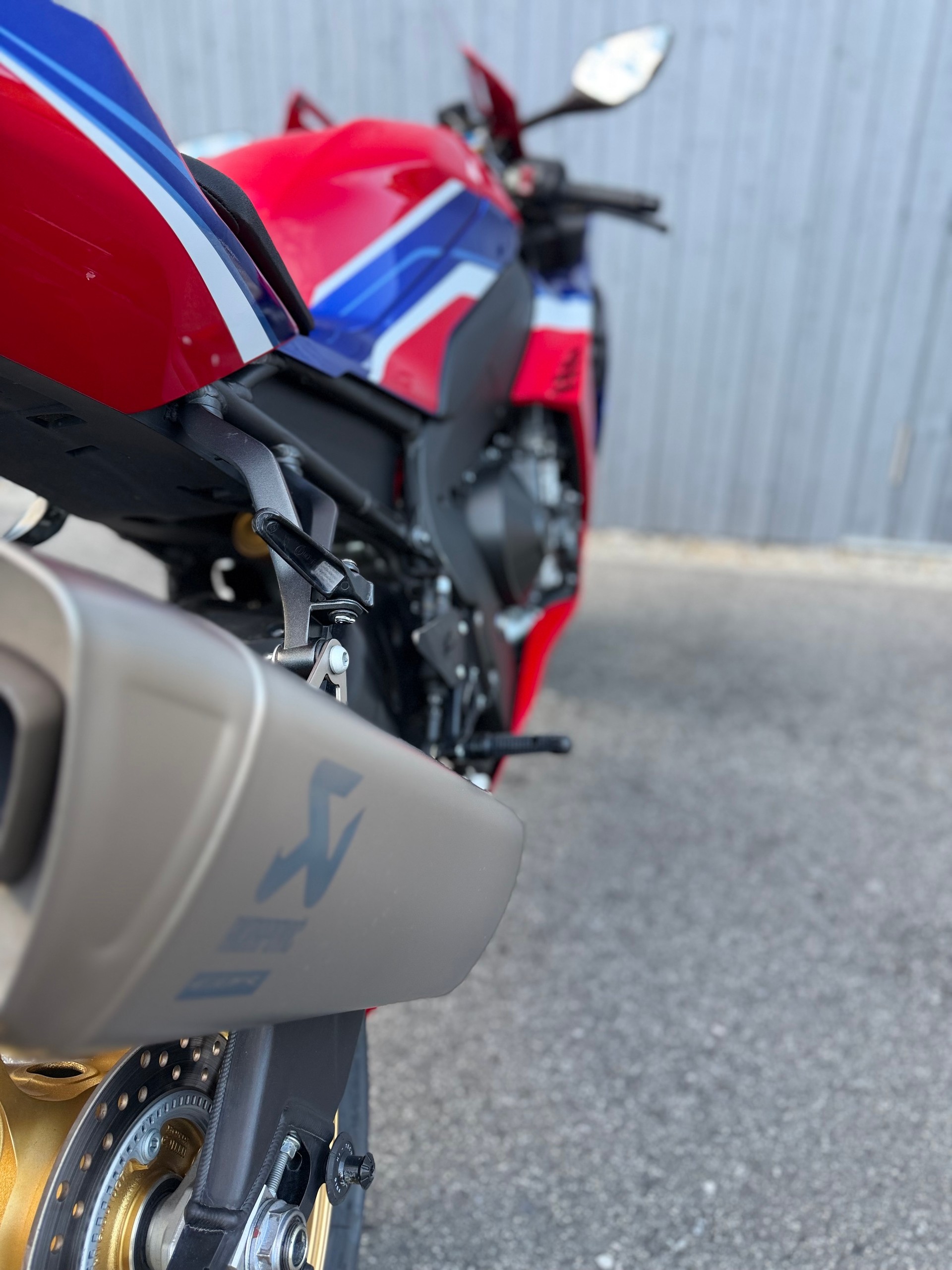 HONDA CBR 1000 RR-R SP-image-5