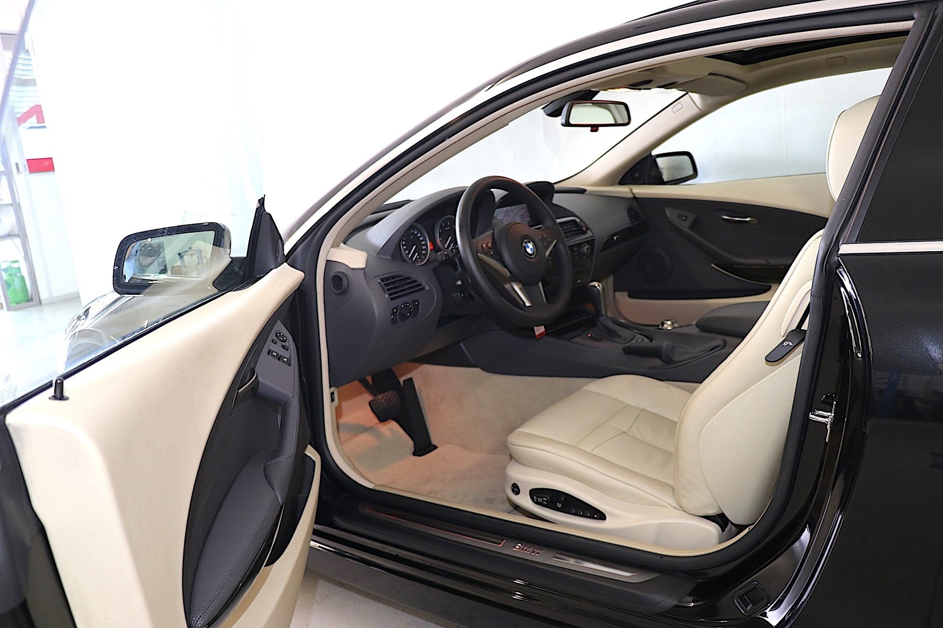 BMW 645i Coupé **Unikat**-image-4