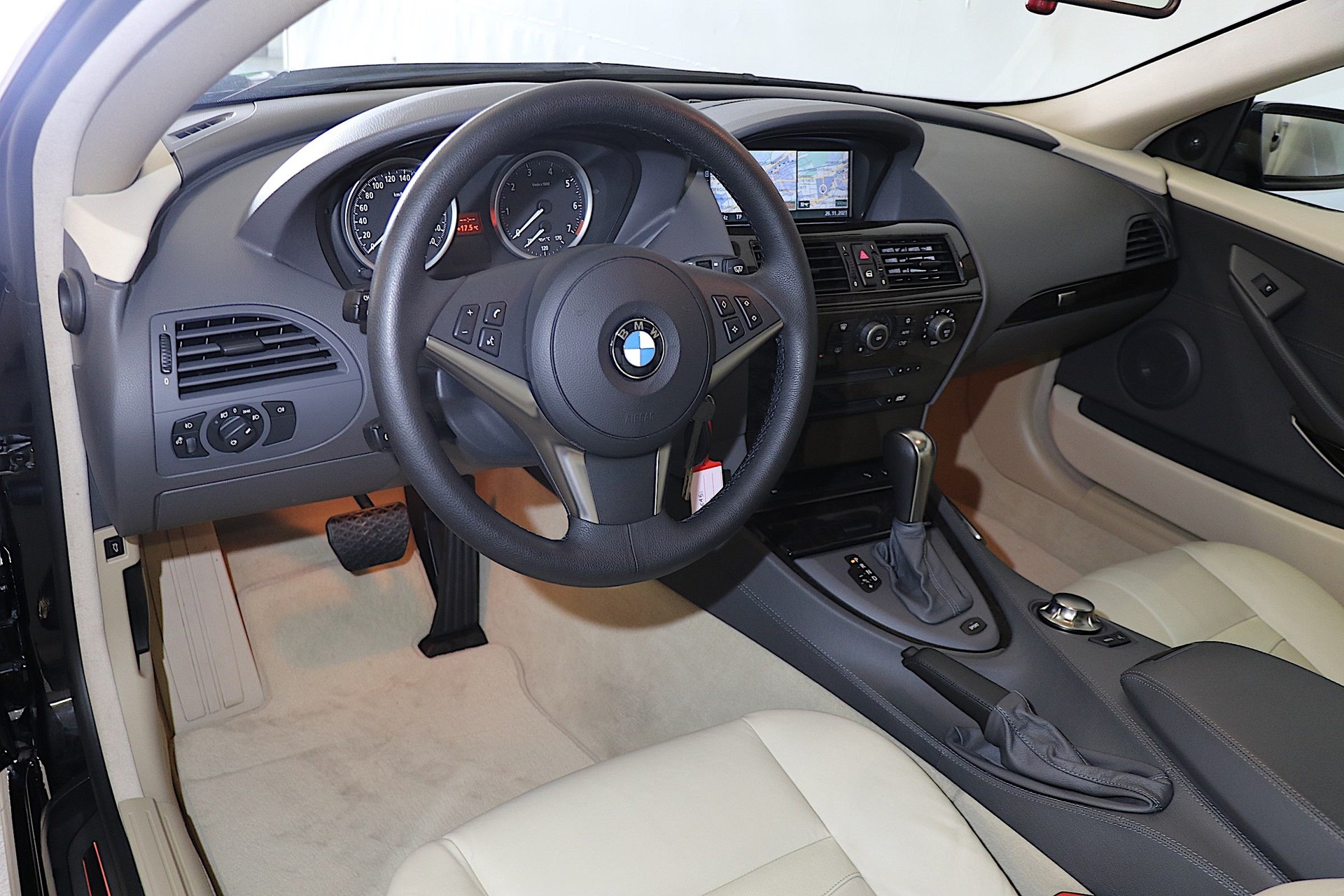 BMW 645i Coupé **Unikat**-image-6