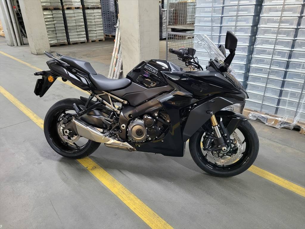 SUZUKI GSX-S 1000 GT-image-0