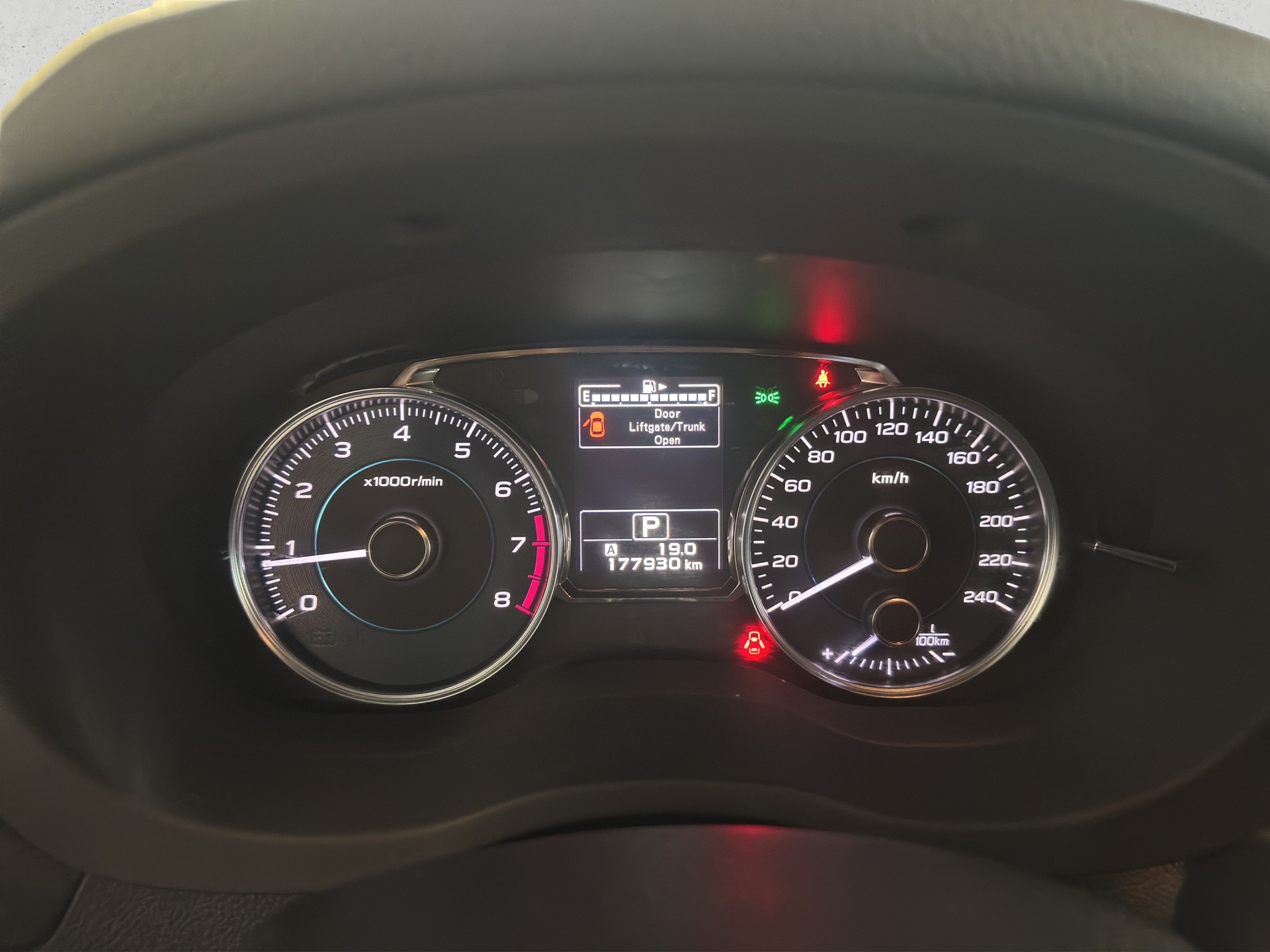 SUBARU XV 2.0 Swiss Three AWD CVT-image-6