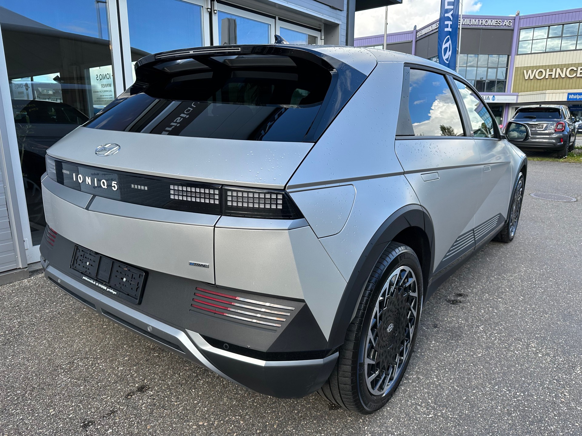 HYUNDAI Ioniq 5 72kWh Look 4WD-image-4