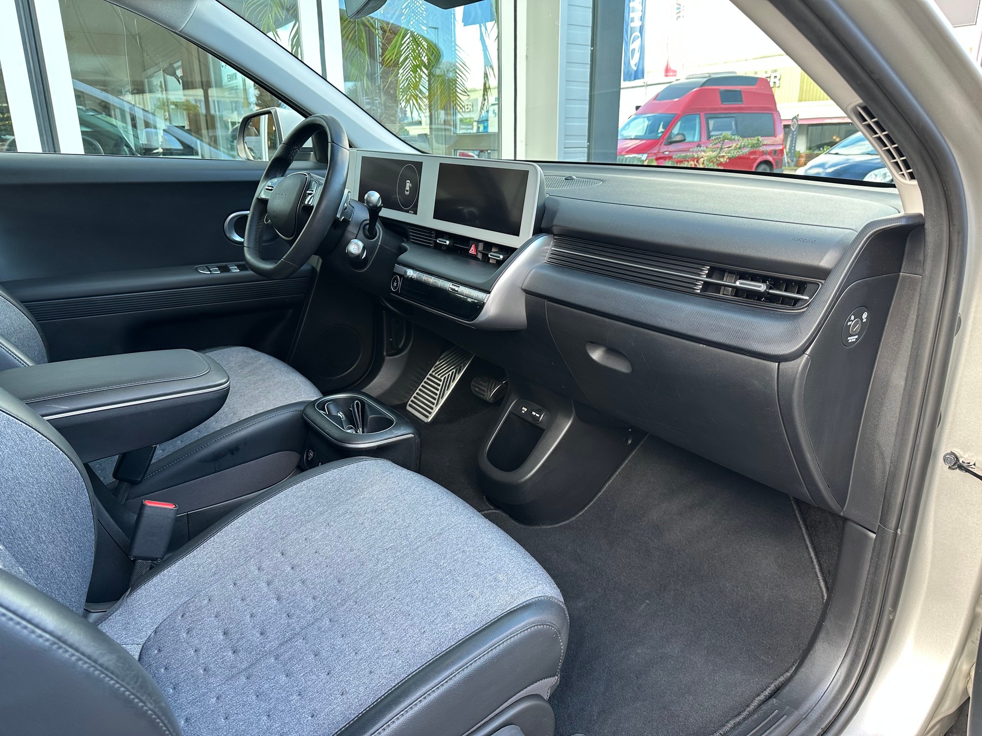 HYUNDAI Ioniq 5 72kWh Look 4WD-image-13