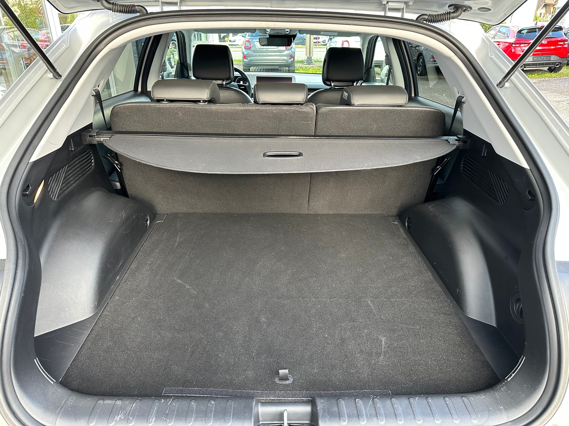 HYUNDAI Ioniq 5 72kWh Look 4WD-image-7