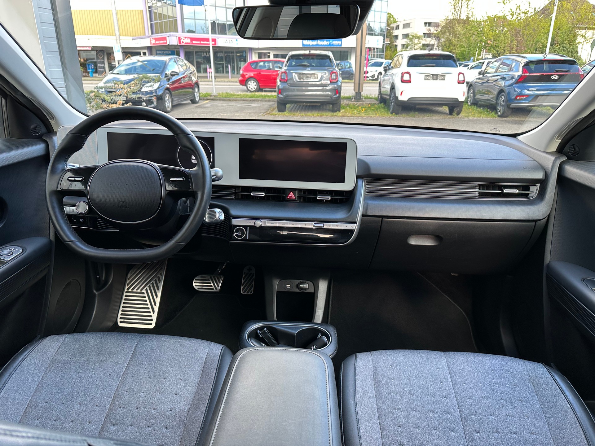 HYUNDAI Ioniq 5 72kWh Look 4WD-image-9