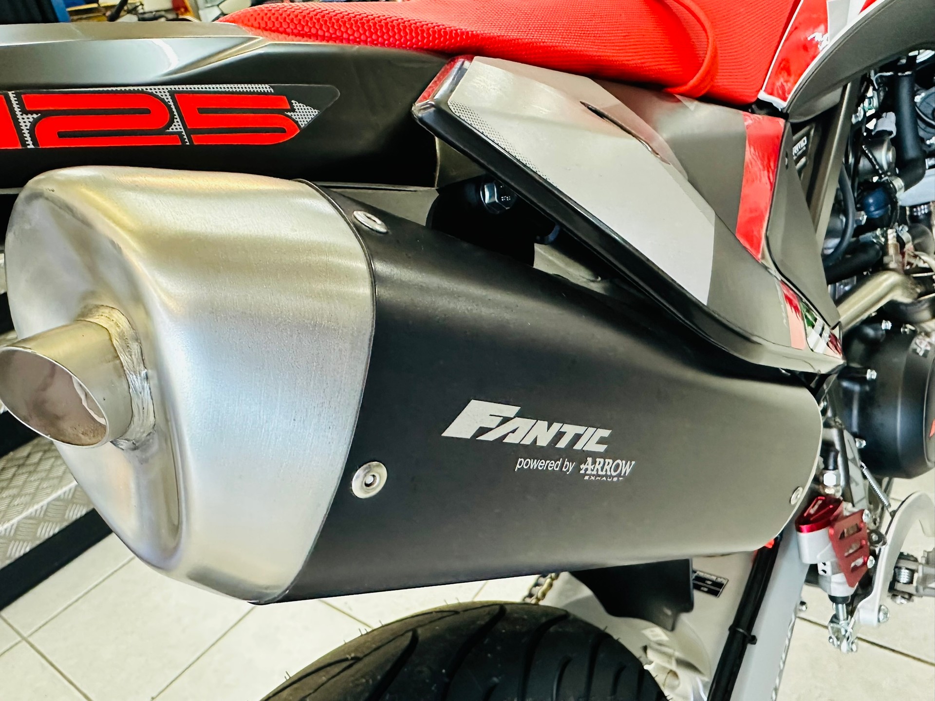 FANTIC XMF 125 Competition Motard-image-3