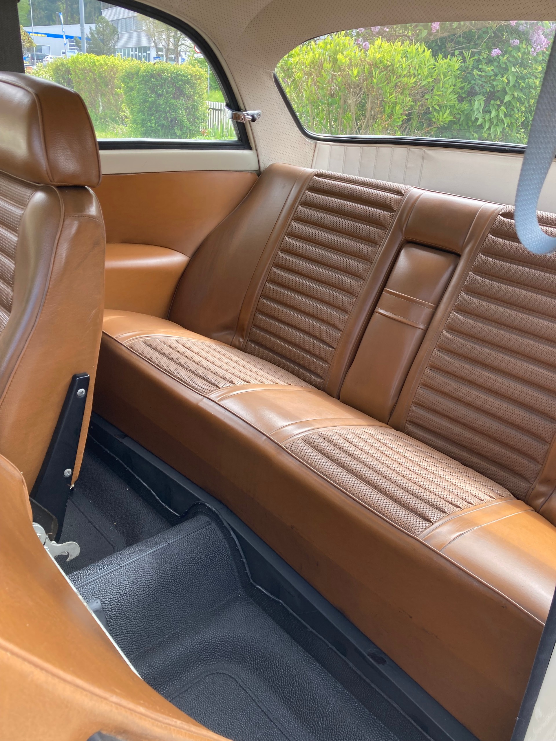 VOLVO 123 GT-image-8