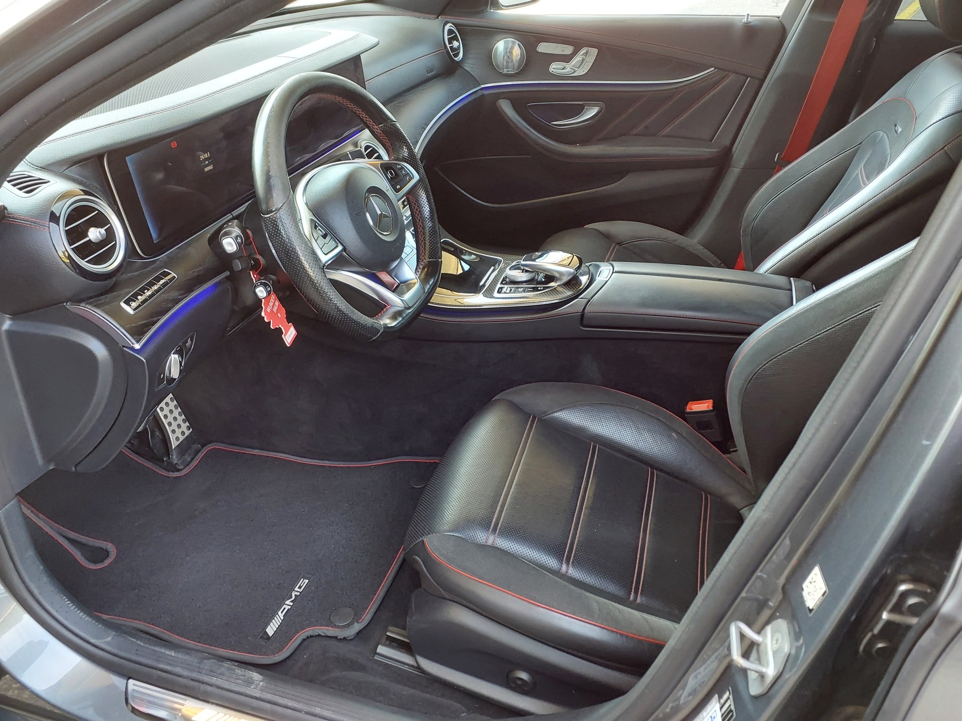 MERCEDES-BENZ E 43 AMG 4Matic 9G-Tronic-image-10