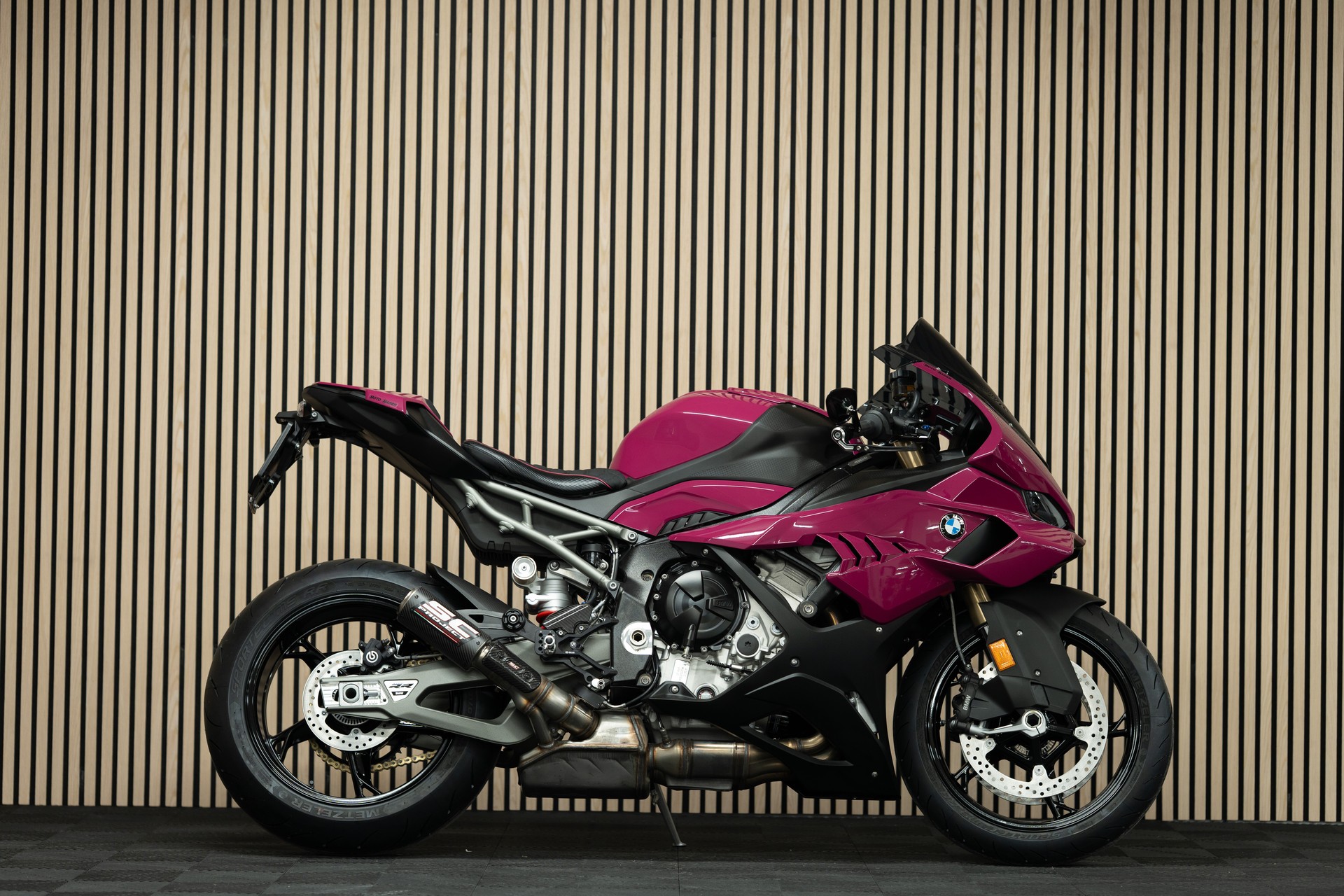 BMW BMW S 1000 RR Individual mit 0.9% Leasing, Sportschalldämpfer, Blinker- und Spiegelumbau u. v. m.-image-0