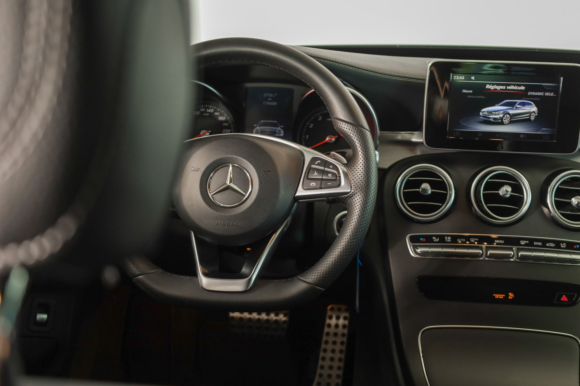 MERCEDES-BENZ C 200 AMG Line 7G-Tronic-image-14