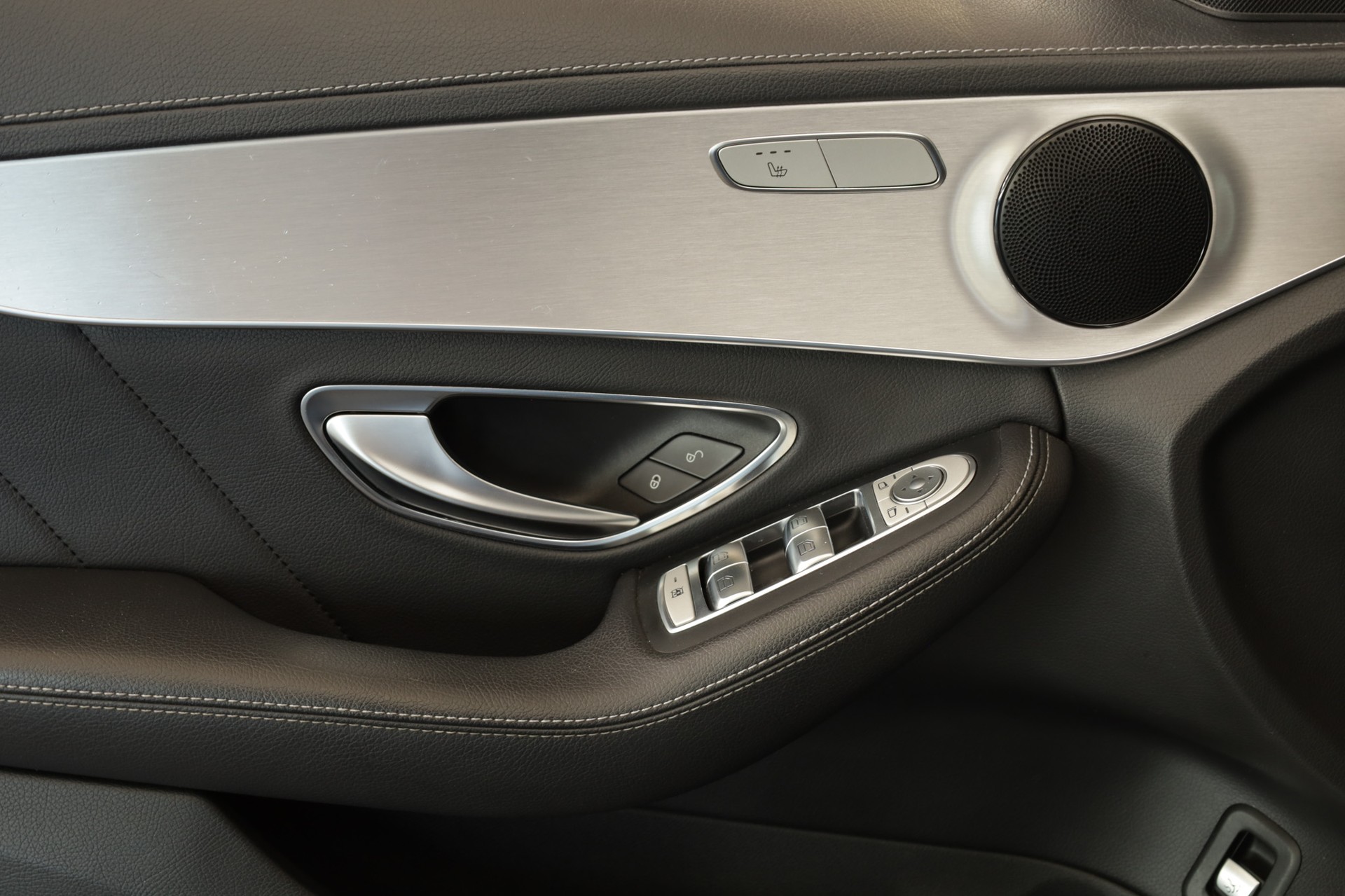 MERCEDES-BENZ C 200 AMG Line 7G-Tronic-image-16