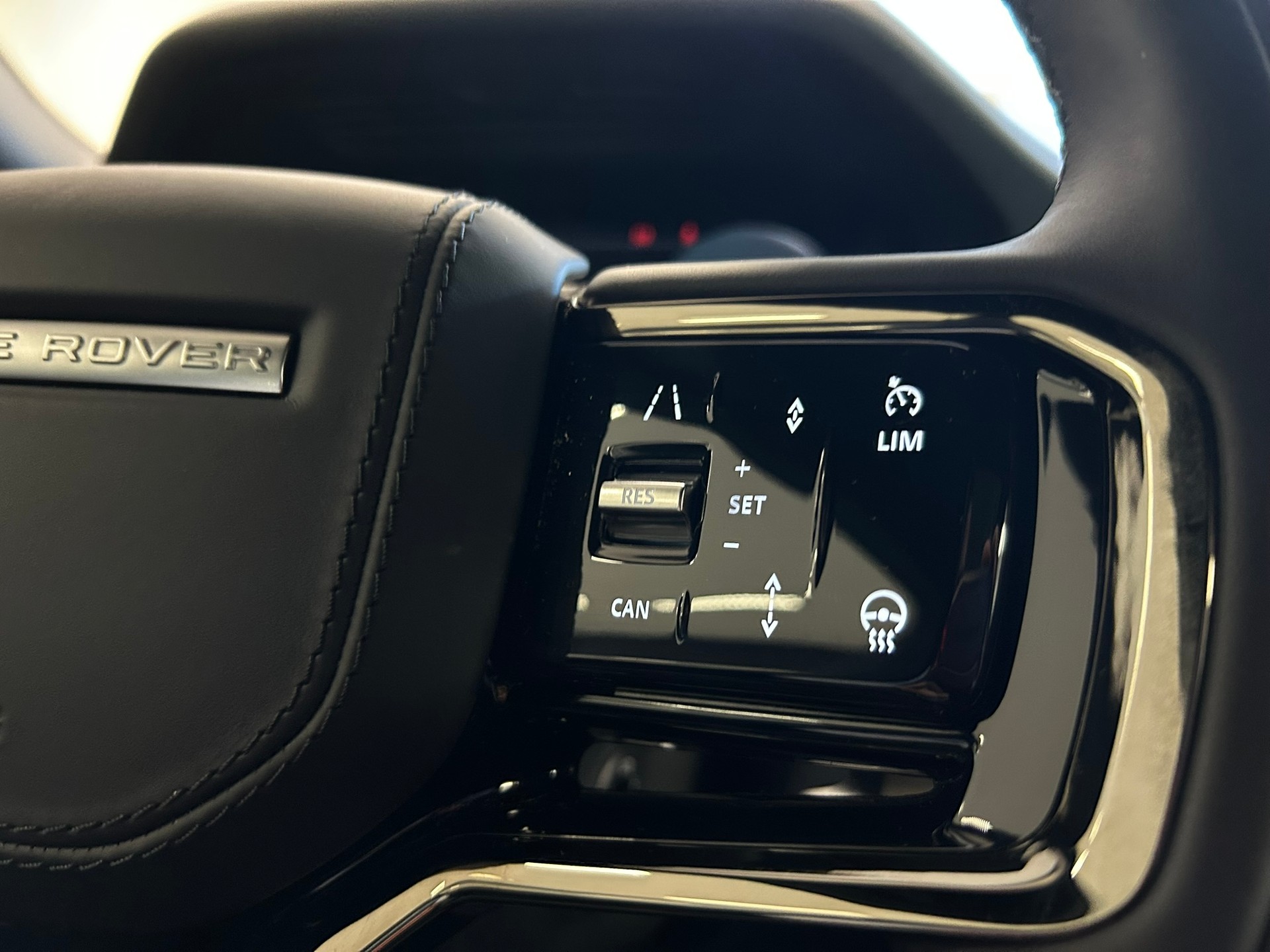 LAND ROVER Range Rover Evoque P 270e Dynamic HSE AT9-image-15