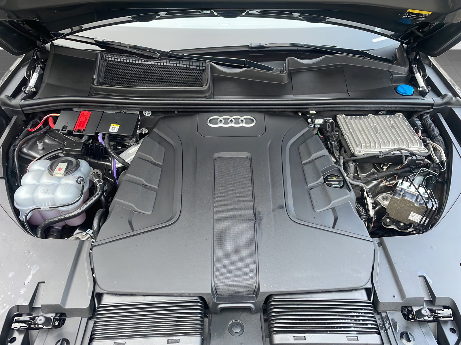 AUDI Q7 50 TDI quattro tiptronic-image-18