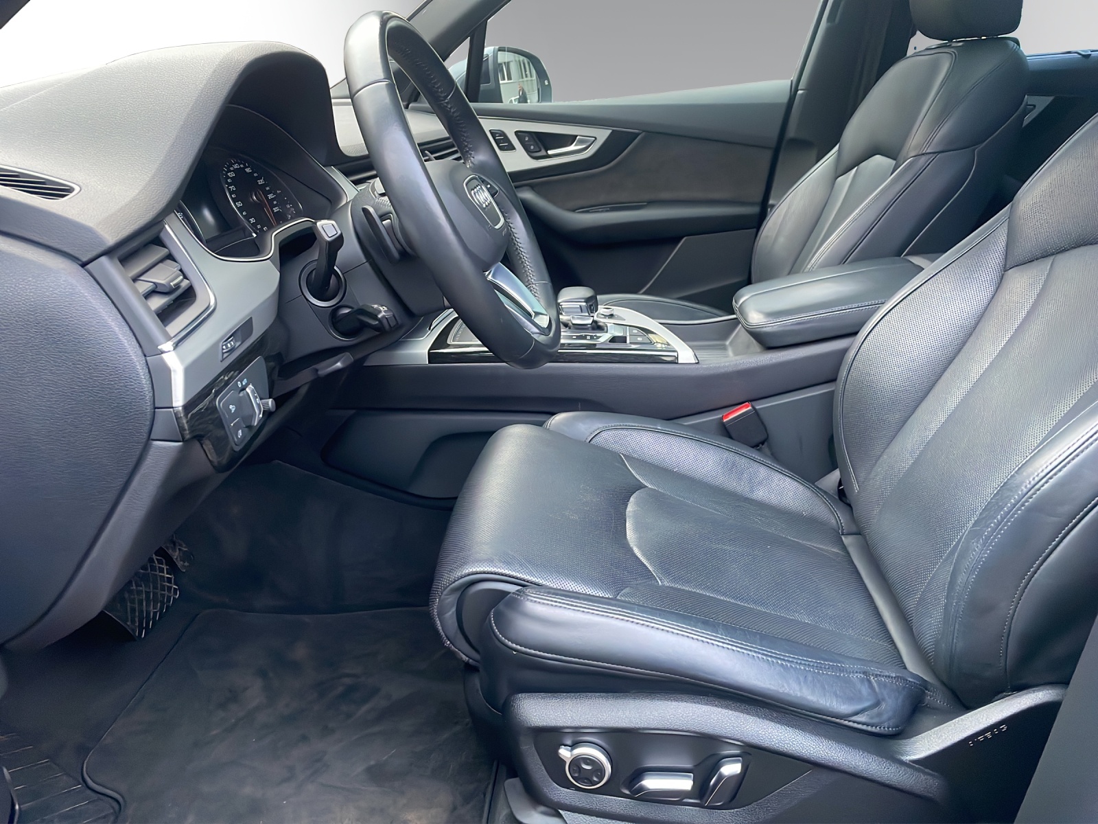 AUDI Q7 50 TDI quattro tiptronic-image-9