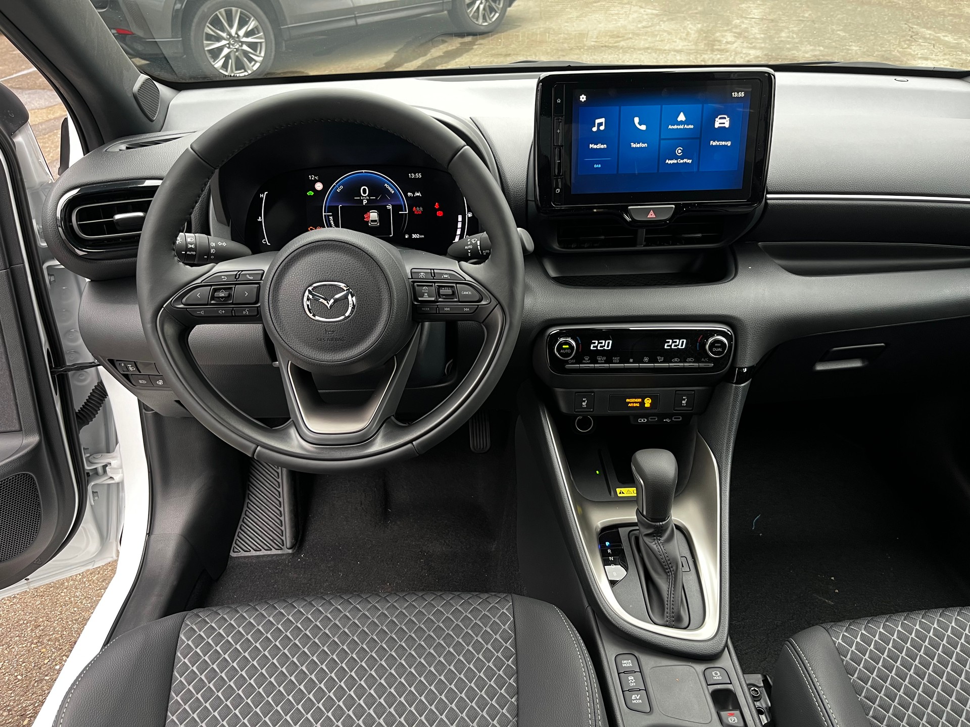 MAZDA 2 Hybrid Homura-image-8