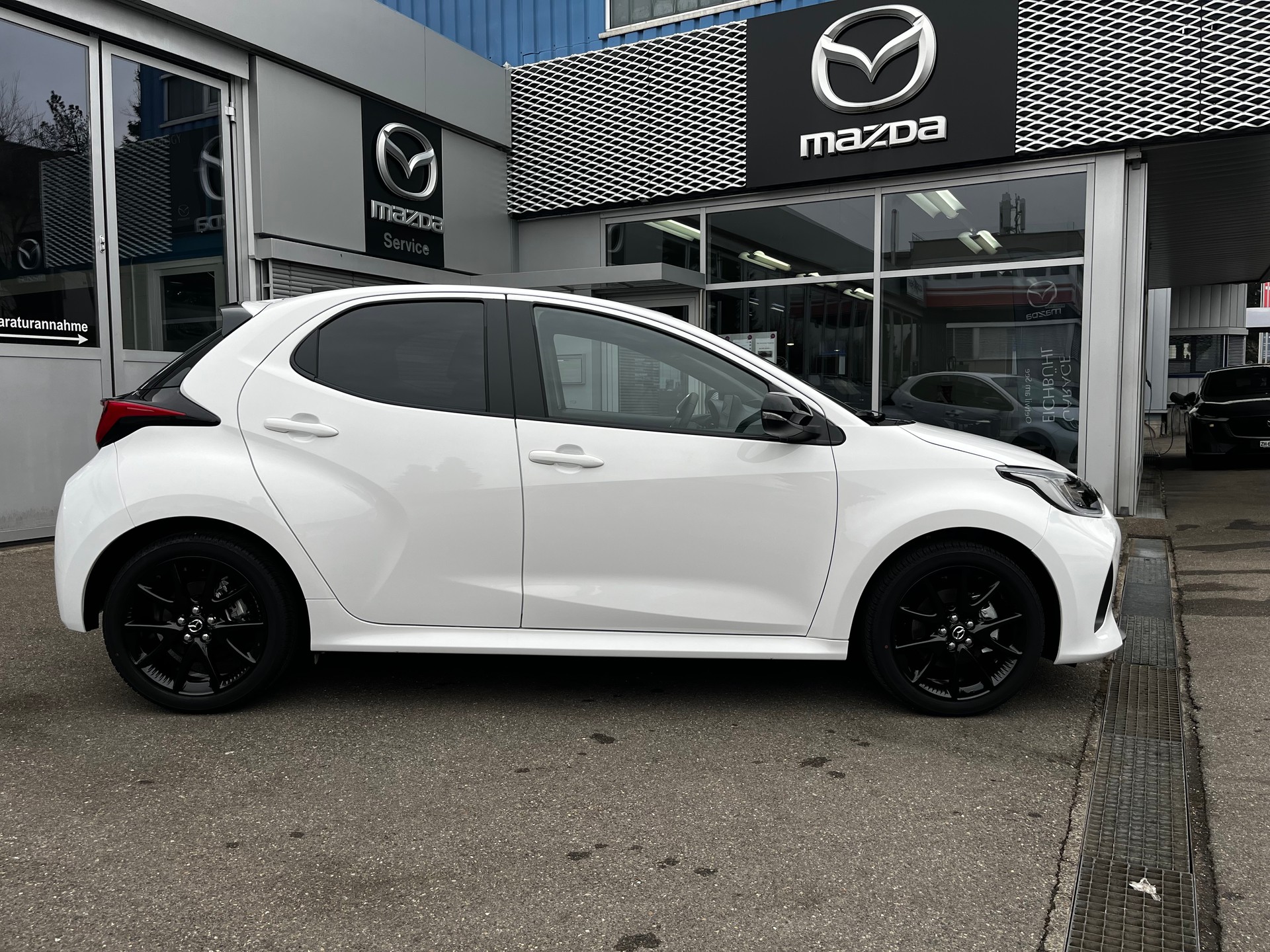 MAZDA 2 Hybrid Homura